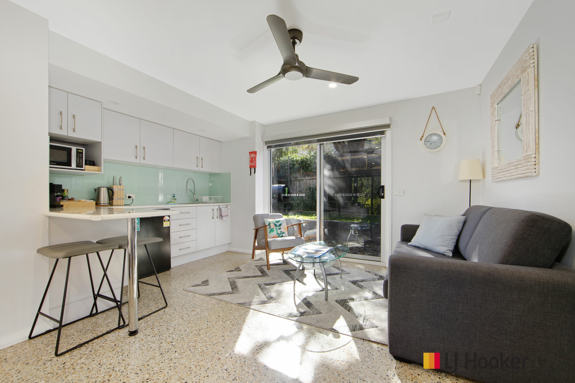 641 Beach Road, SURF BEACH