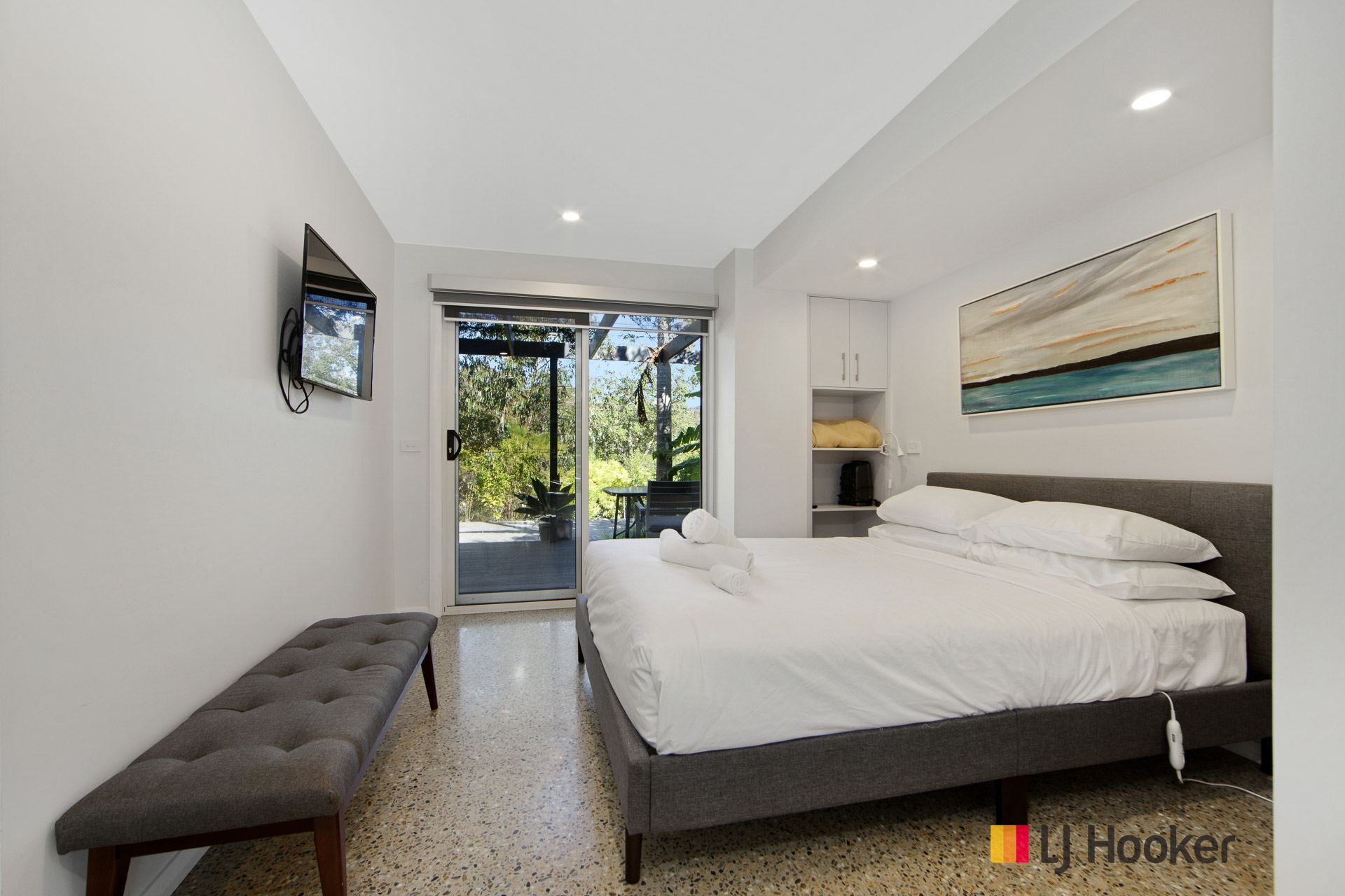 641 Beach Road, SURF BEACH
