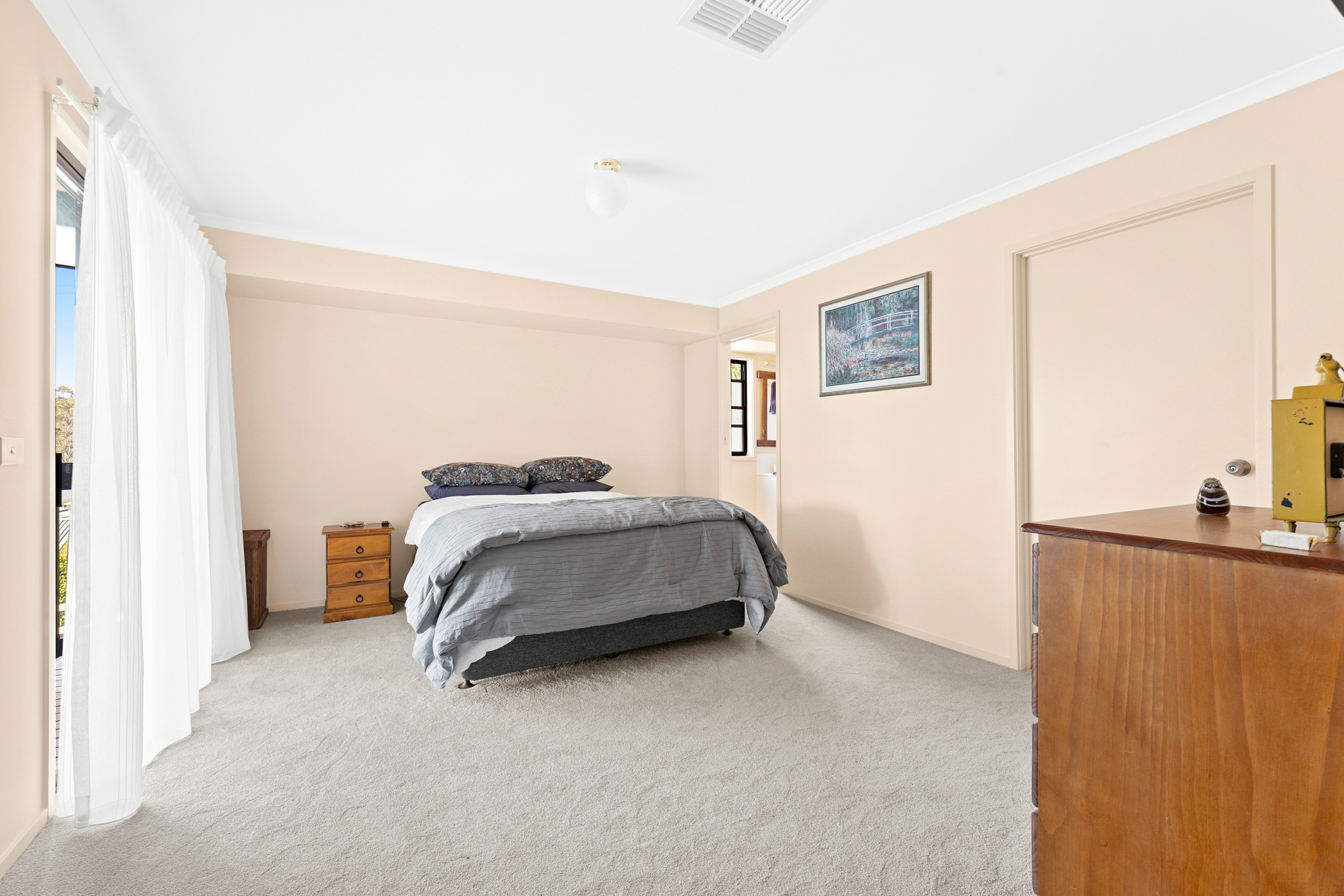 Surf Beach, 2536 — photo 9 of 27