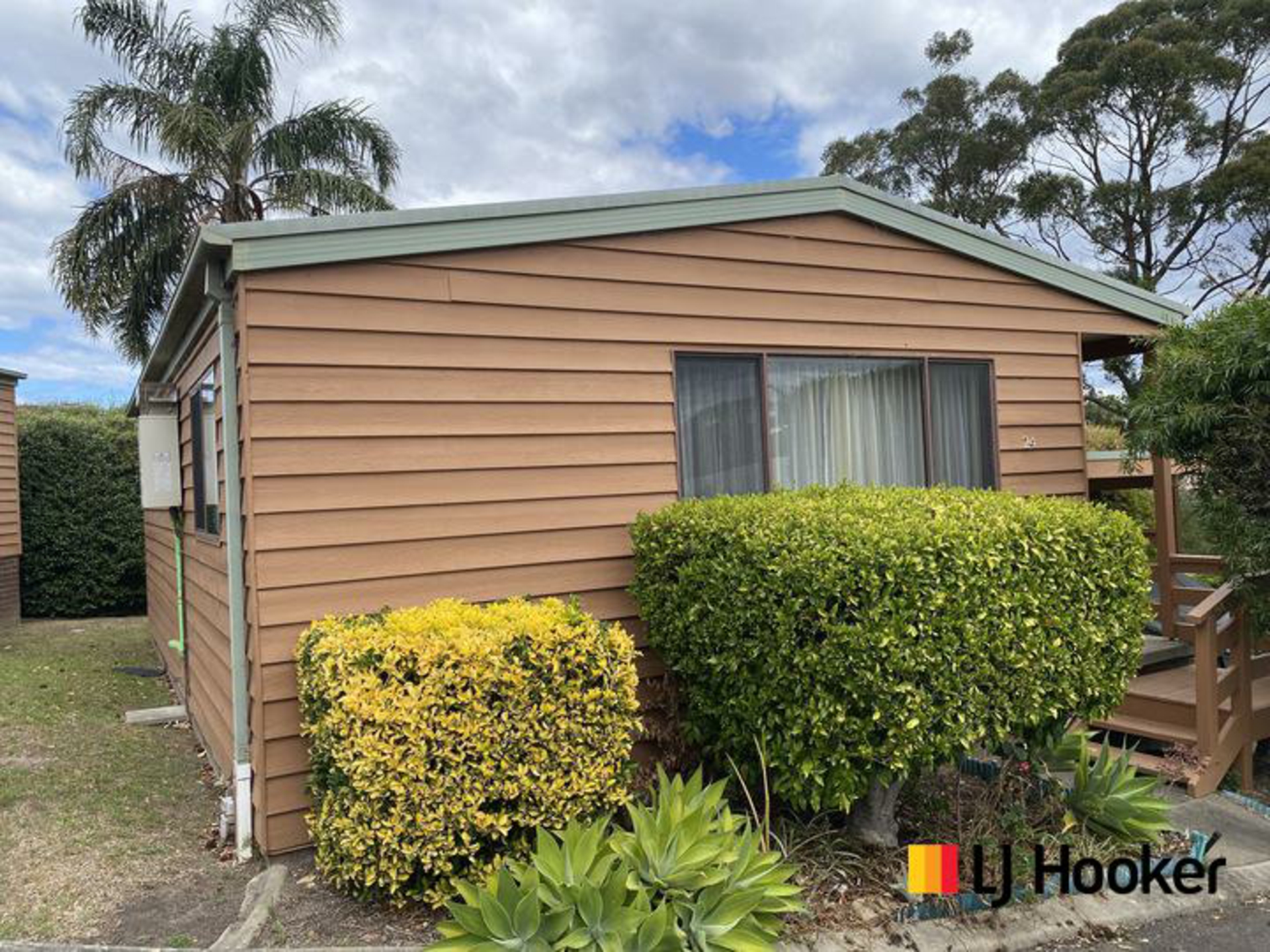 24/12 Old Princes Highway — photo from LJ Hooker Batemans Bay