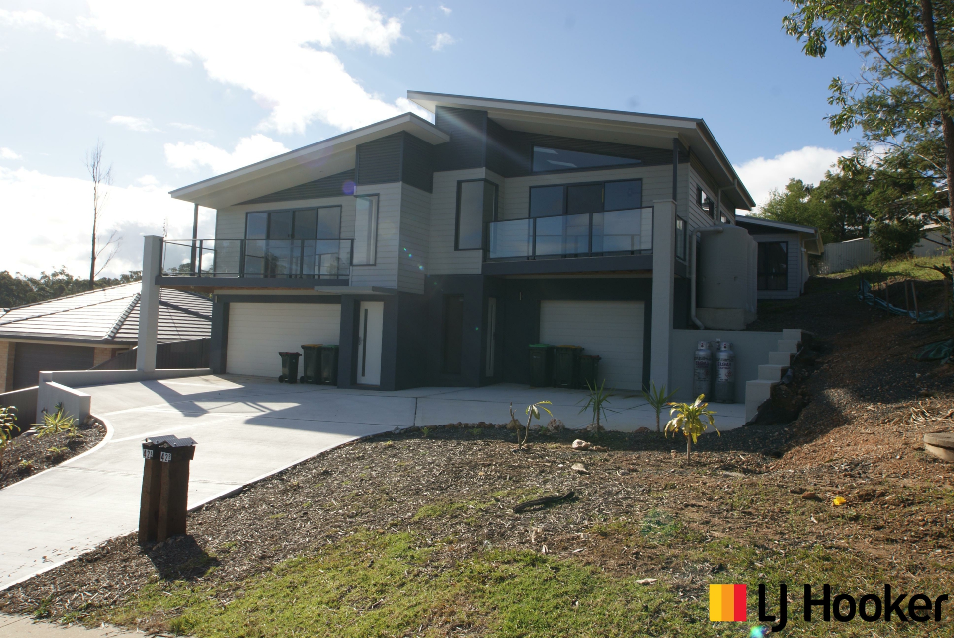 42B Broomfield Crescent, LONG BEACH