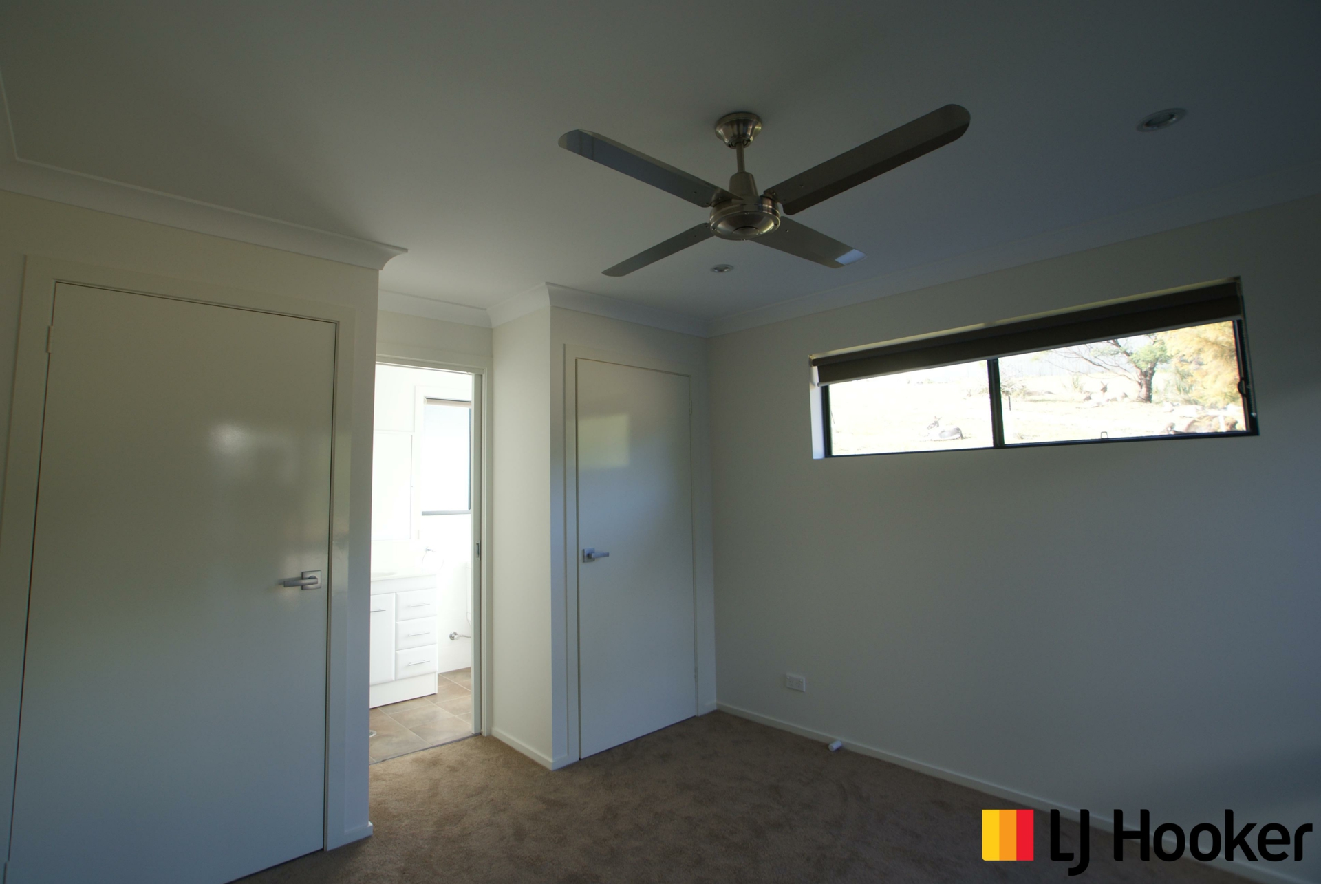 42B Broomfield Crescent, LONG BEACH