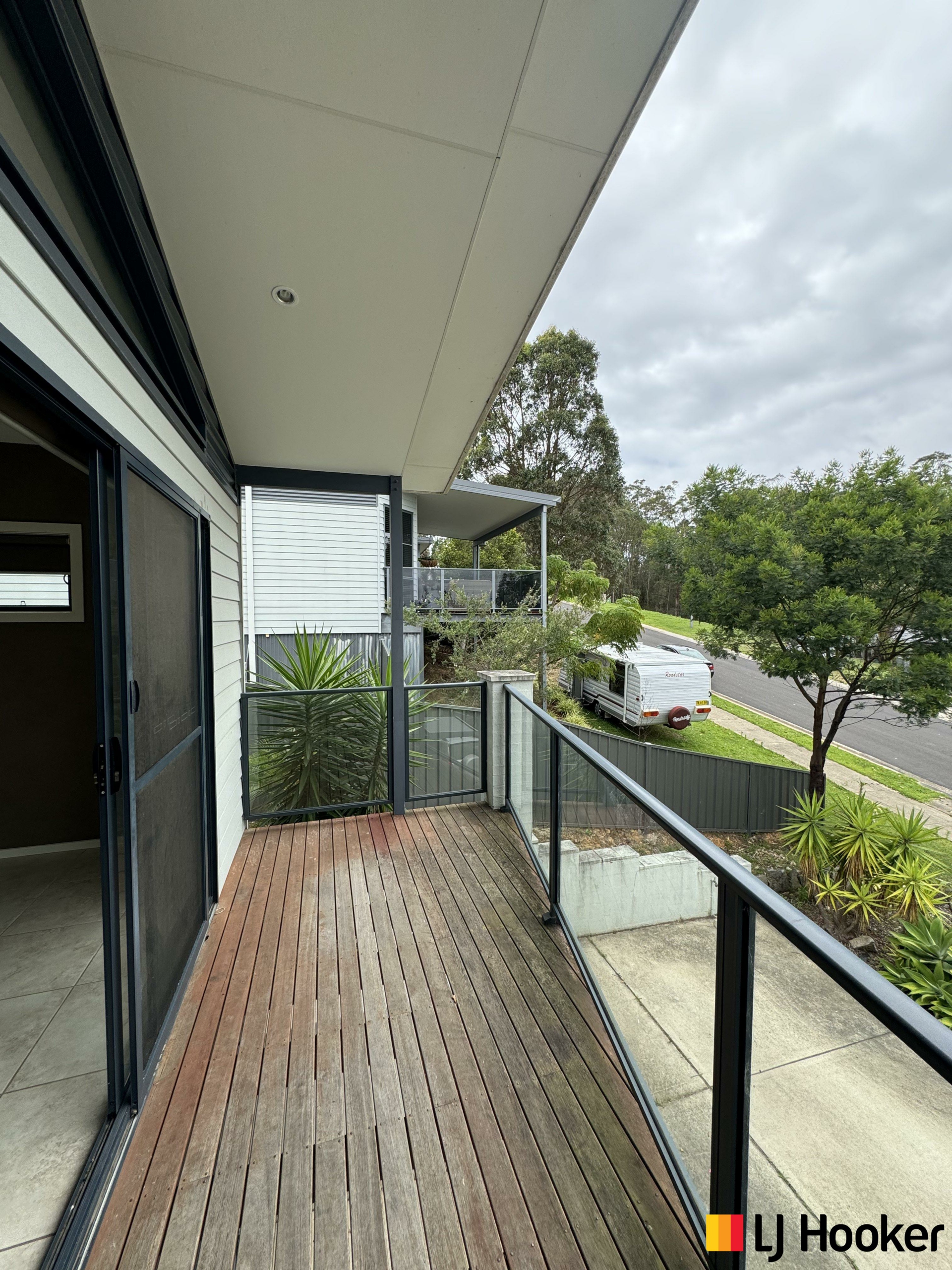 42B Broomfield Crescent, LONG BEACH