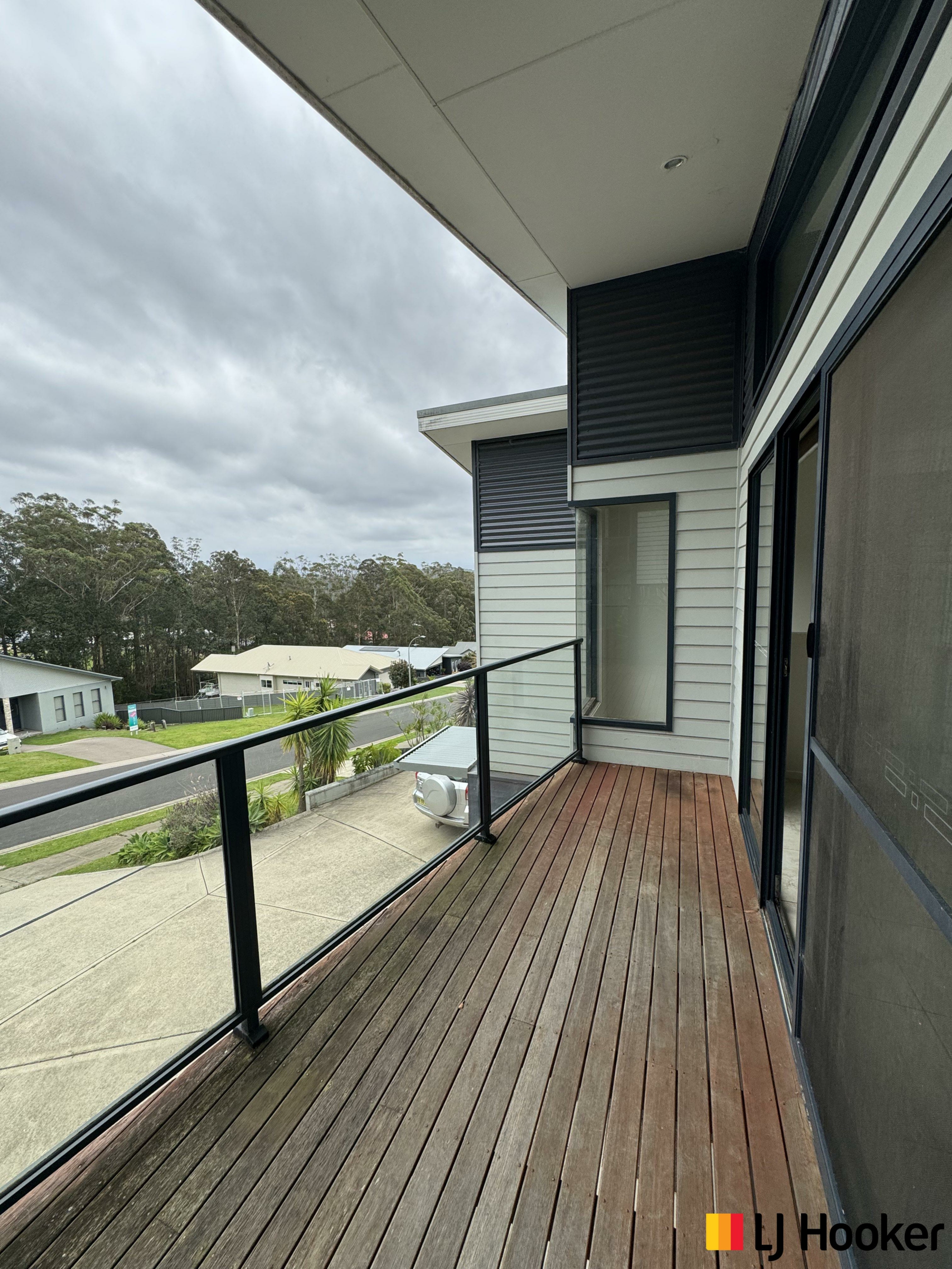 42B Broomfield Crescent, LONG BEACH