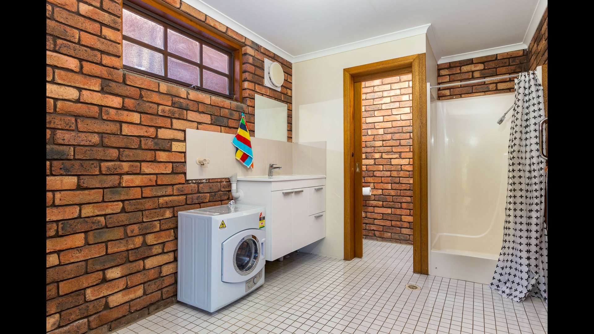 13 Illabunda Drive — photo 2 of 14
