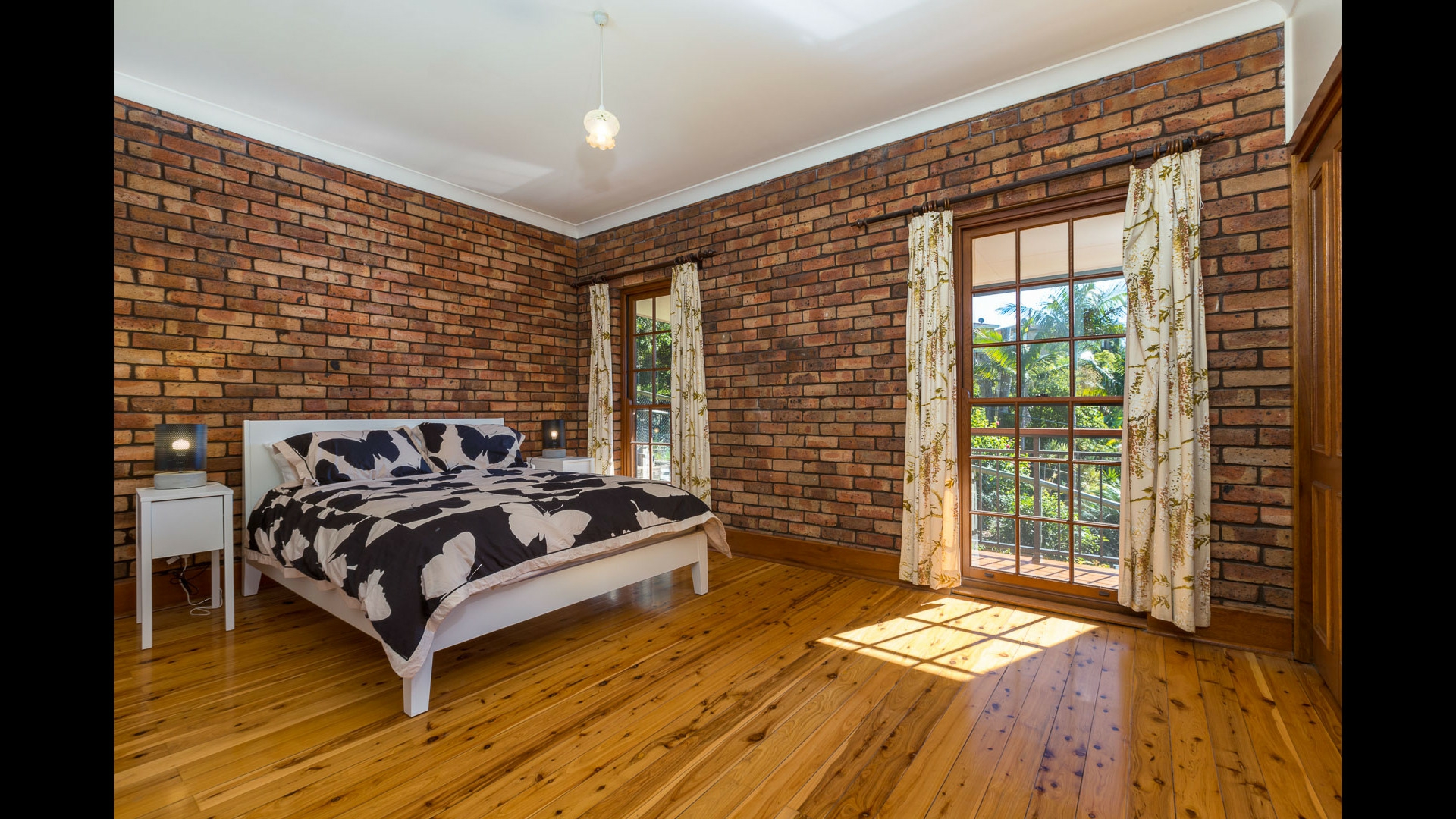 13 Illabunda Drive — photo 5 of 14