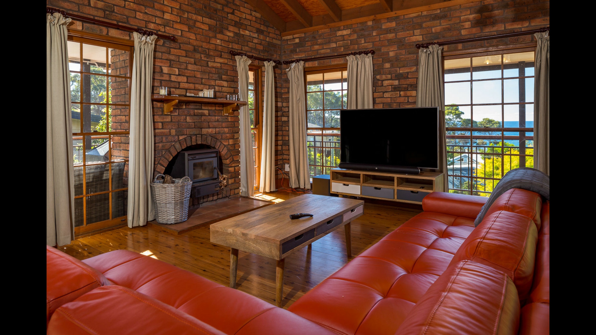 13 Illabunda Drive — photo 11 of 14