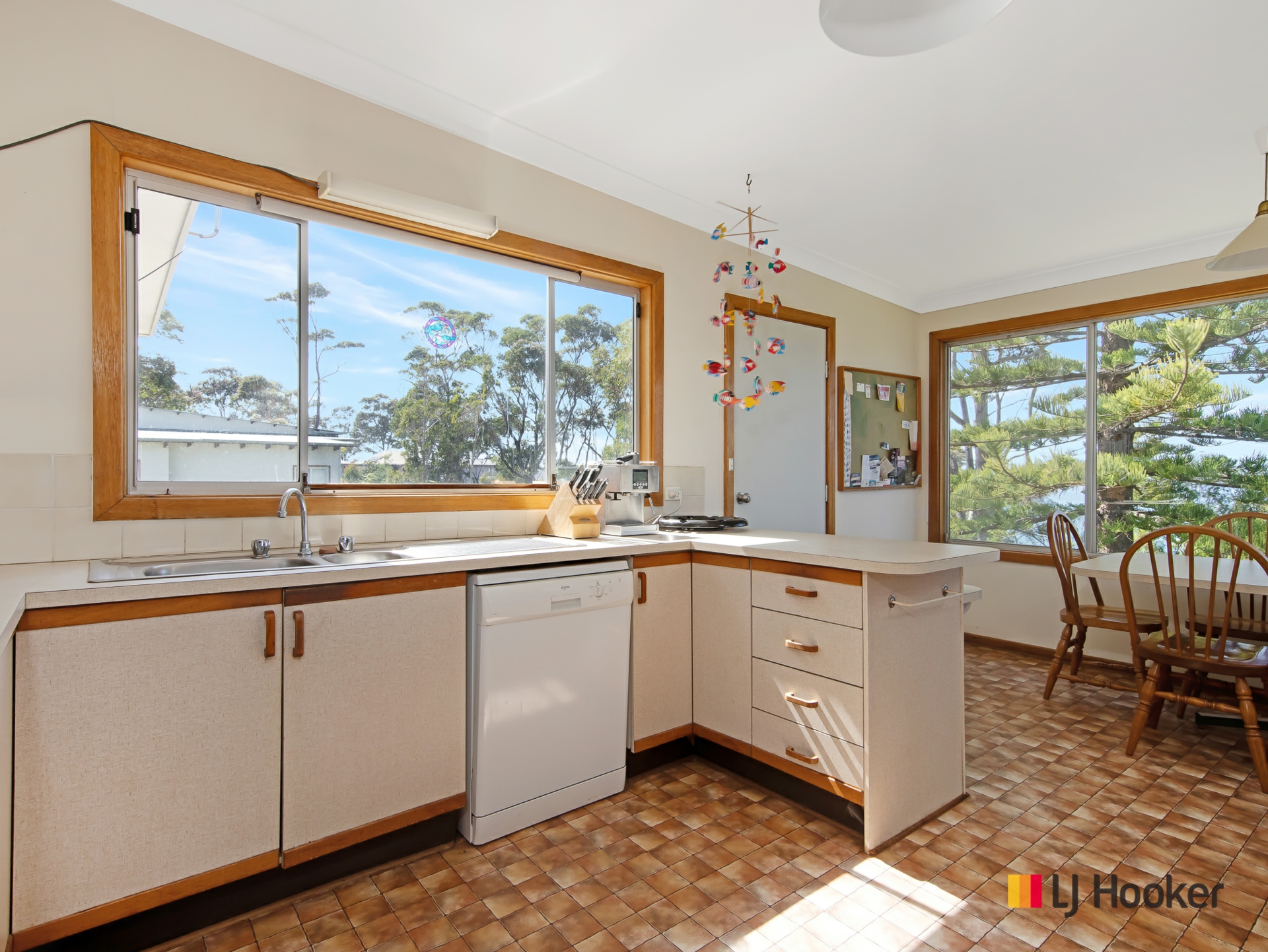 23 Barbara Crescent, DENHAMS BEACH