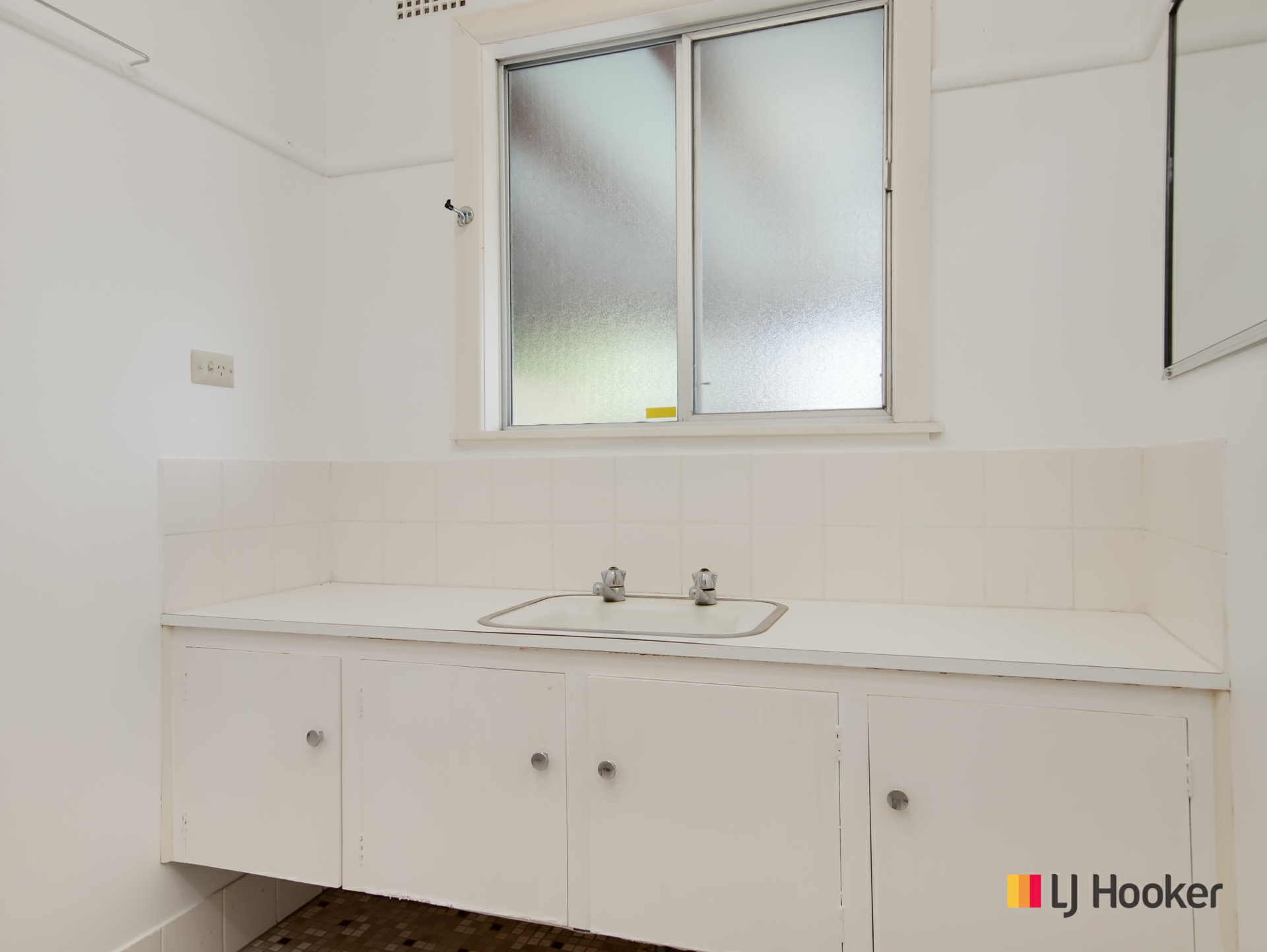 23 Barbara Crescent, DENHAMS BEACH