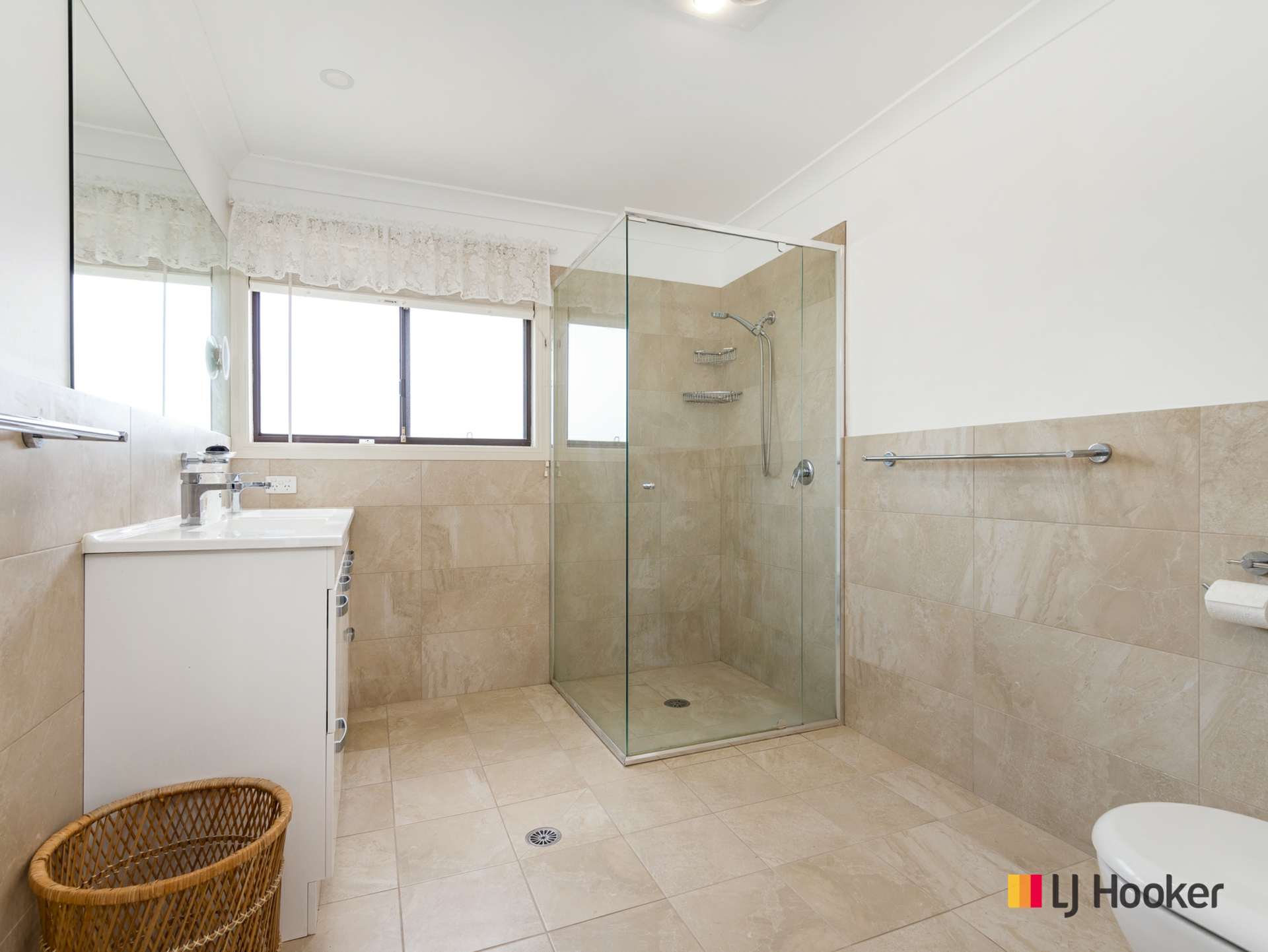 75 Vista Avenue, CATALINA