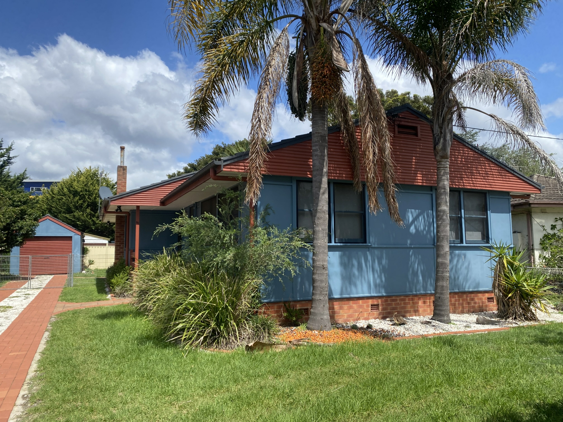 90 Beach Road, BATEMANS BAY