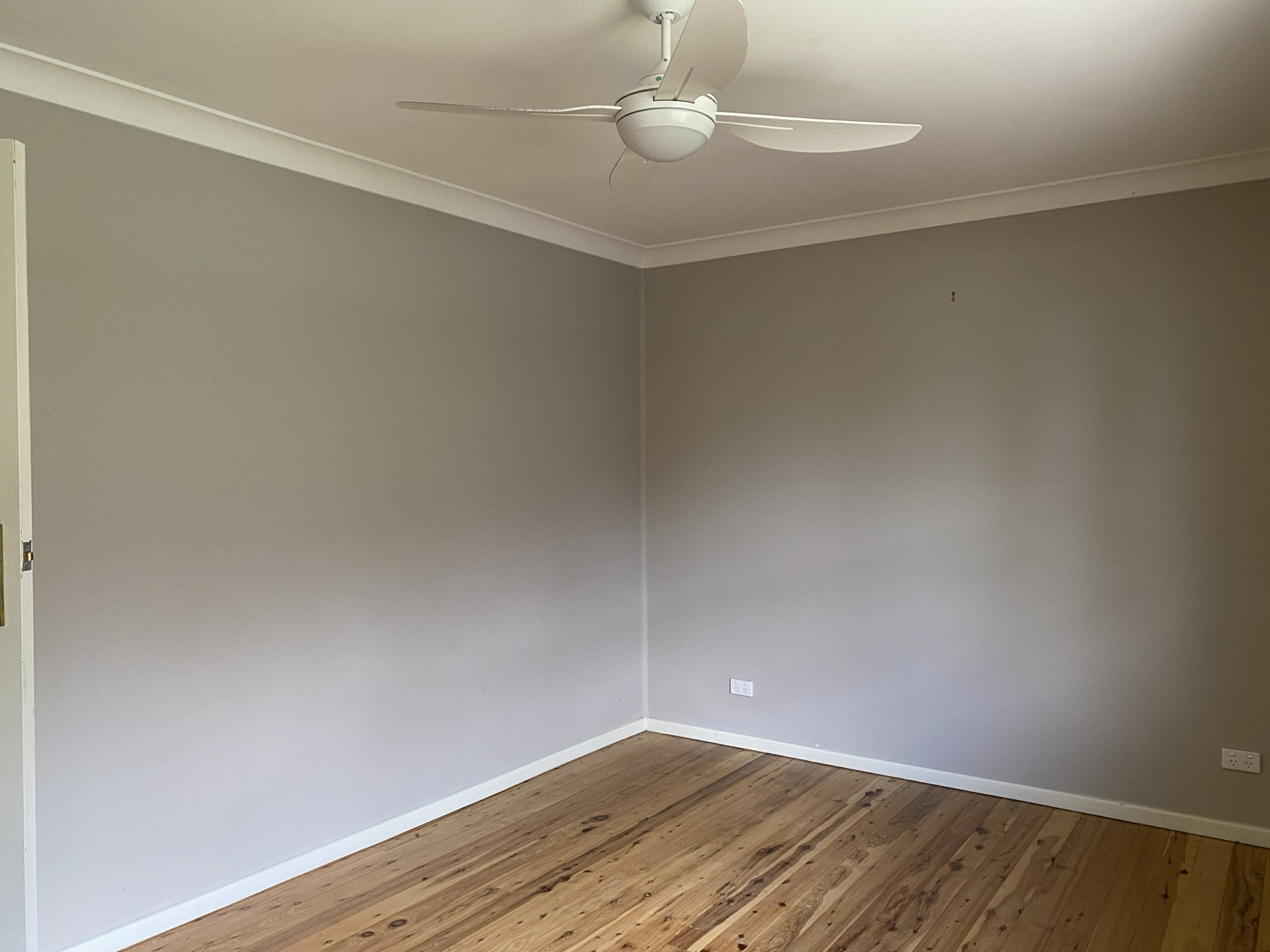 90 Beach Road, BATEMANS BAY