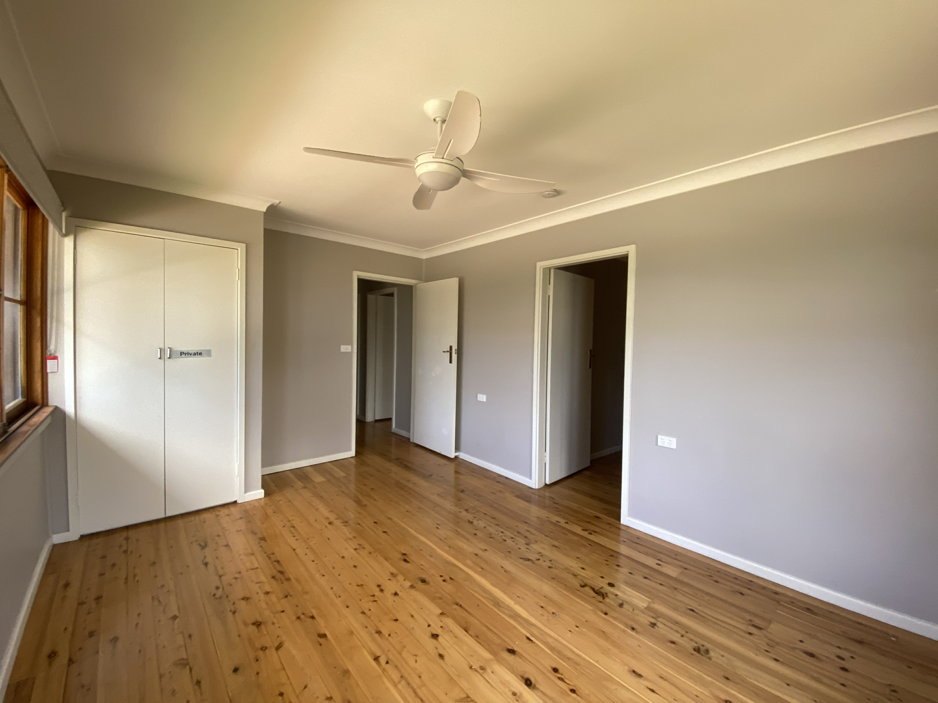 90 Beach Road, BATEMANS BAY