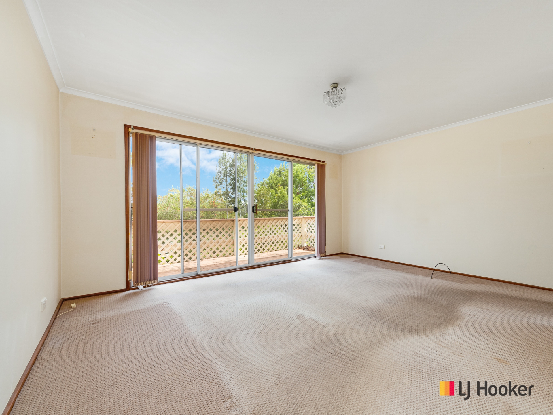 16 Beauty Crescent, SURFSIDE
