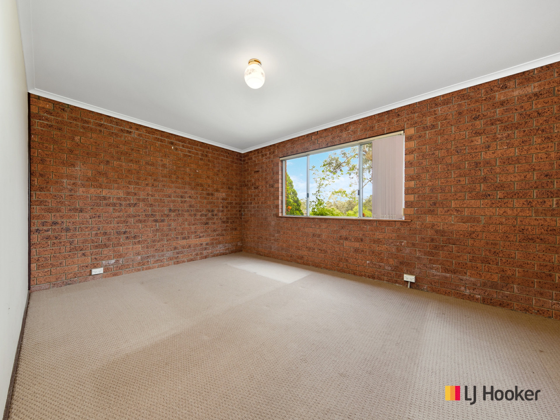 16 Beauty Crescent, SURFSIDE