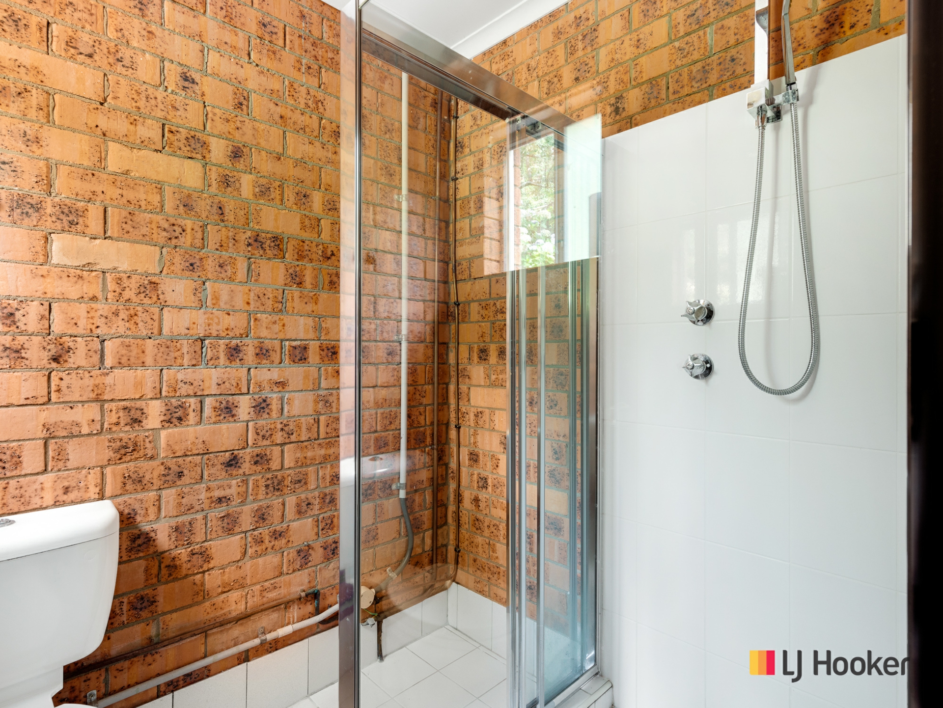 16 Beauty Crescent, SURFSIDE