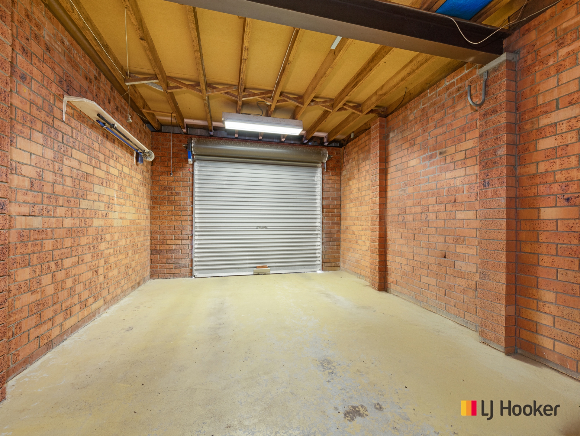 16 Beauty Crescent, SURFSIDE