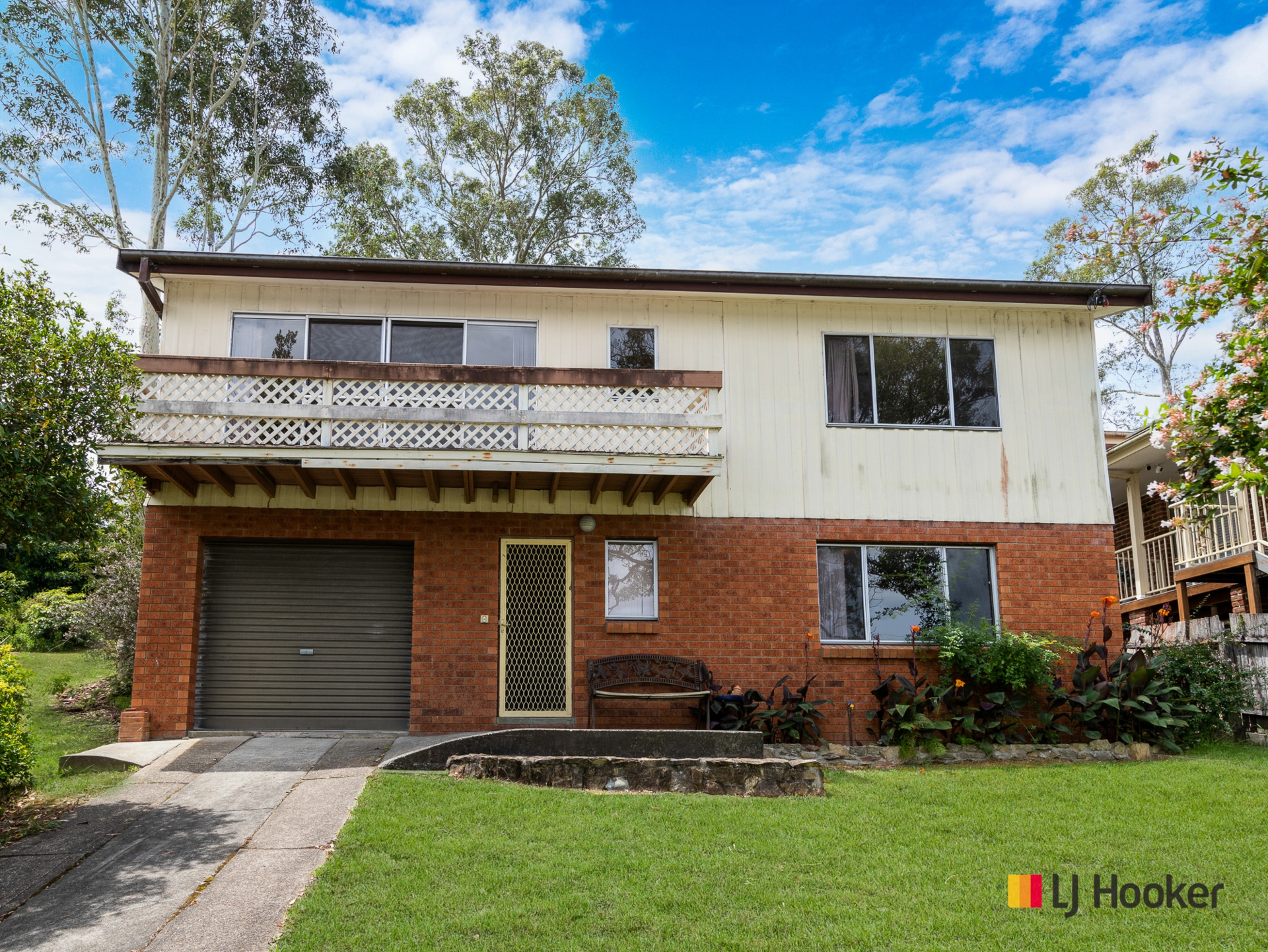 16 Beauty Crescent, SURFSIDE
