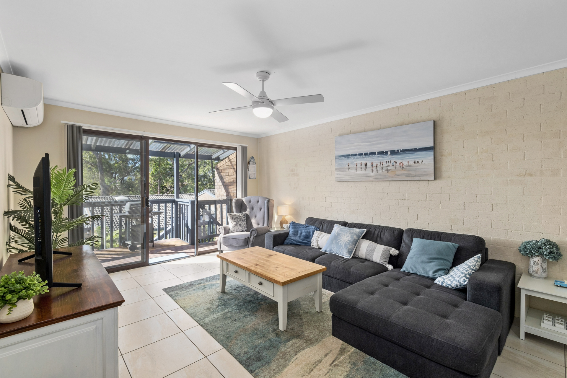 Surf Beach, 2536 — photo 8 of 12