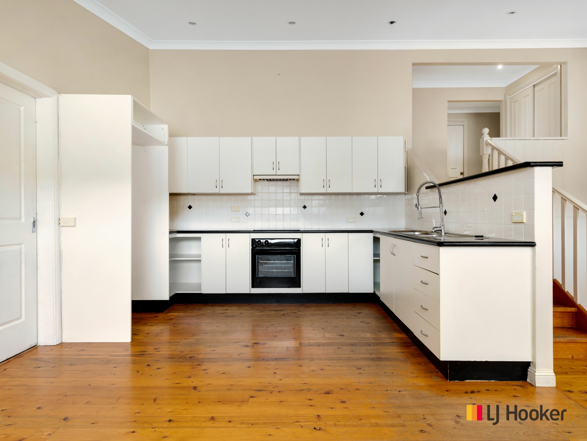 4 Crane Court, CATALINA