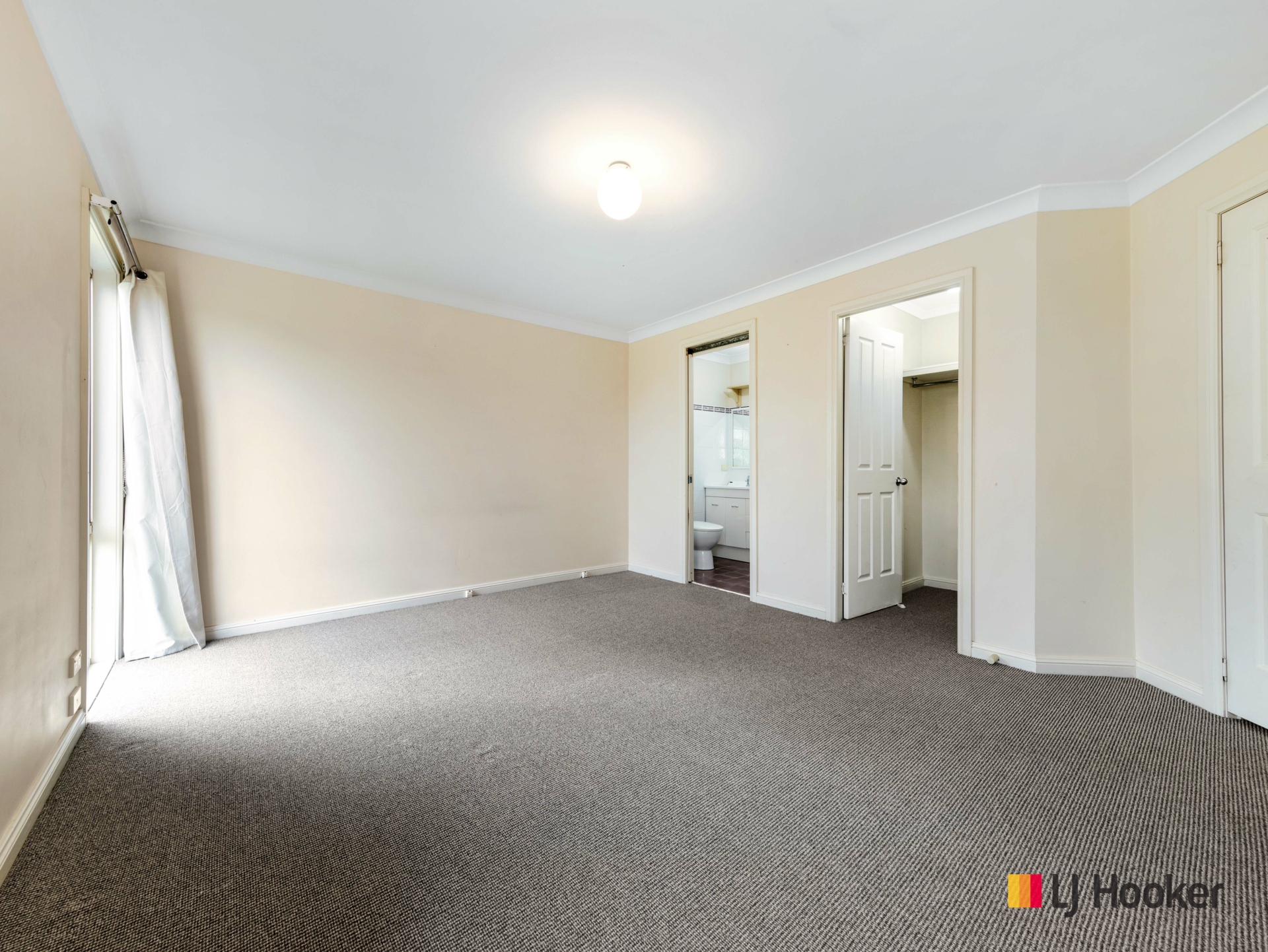 4 Crane Court, CATALINA