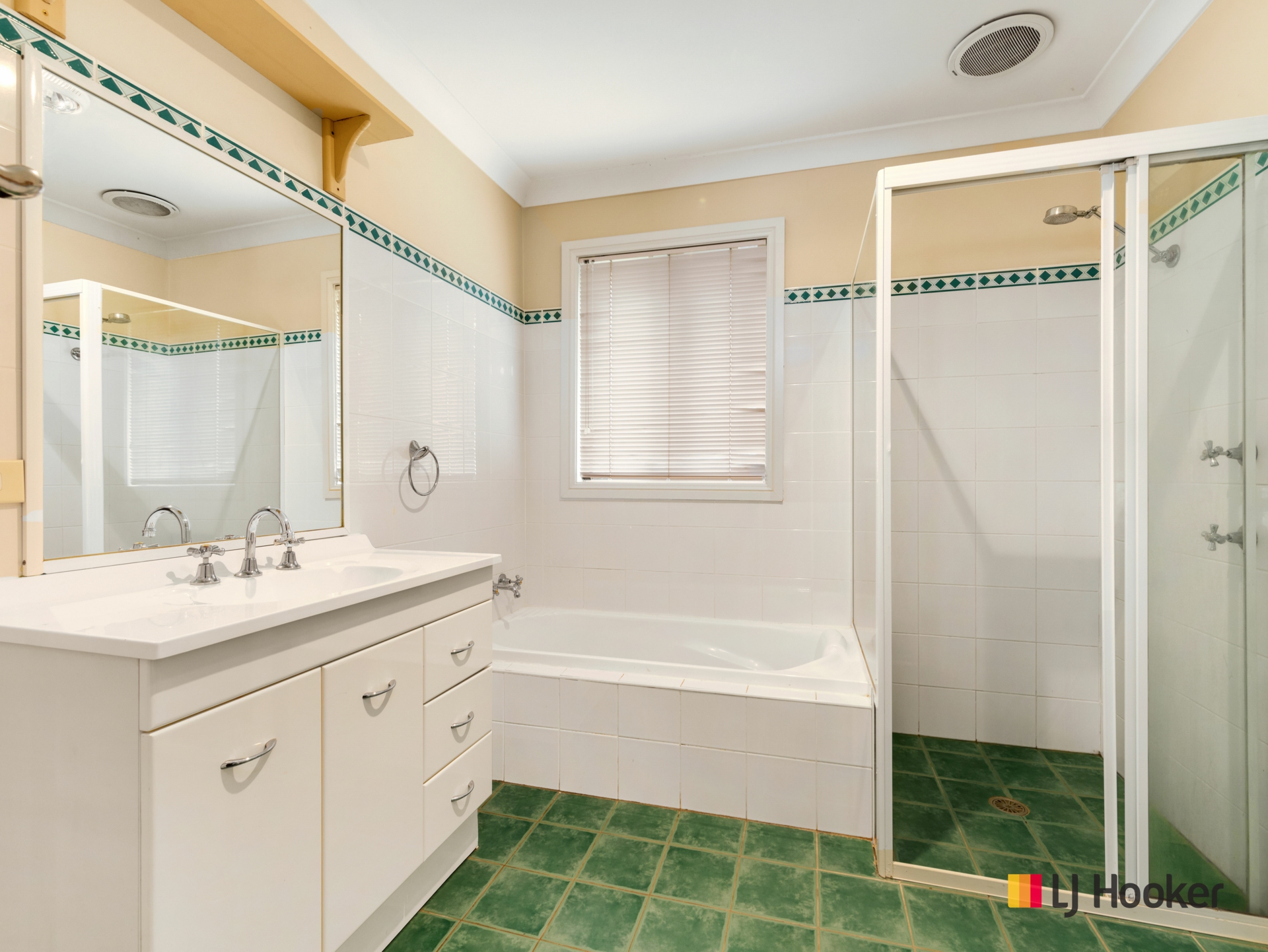 4 Crane Court, CATALINA
