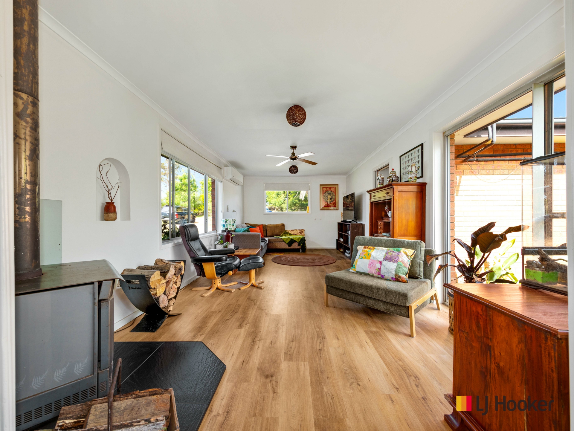 1053-1055 Princes Highway — photo from LJ Hooker Batemans Bay