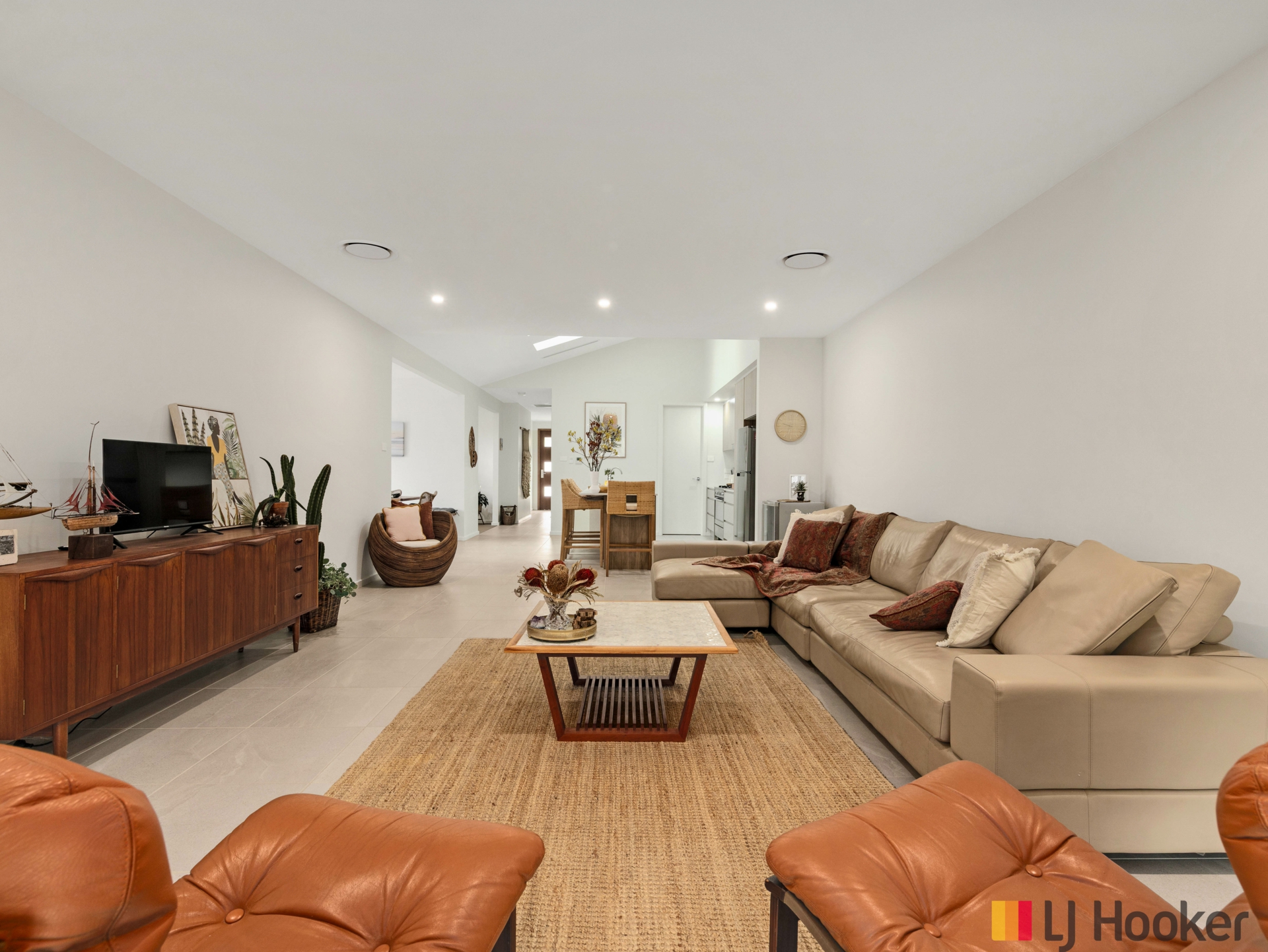 6 Buguri Crescent — photo 2 of 30