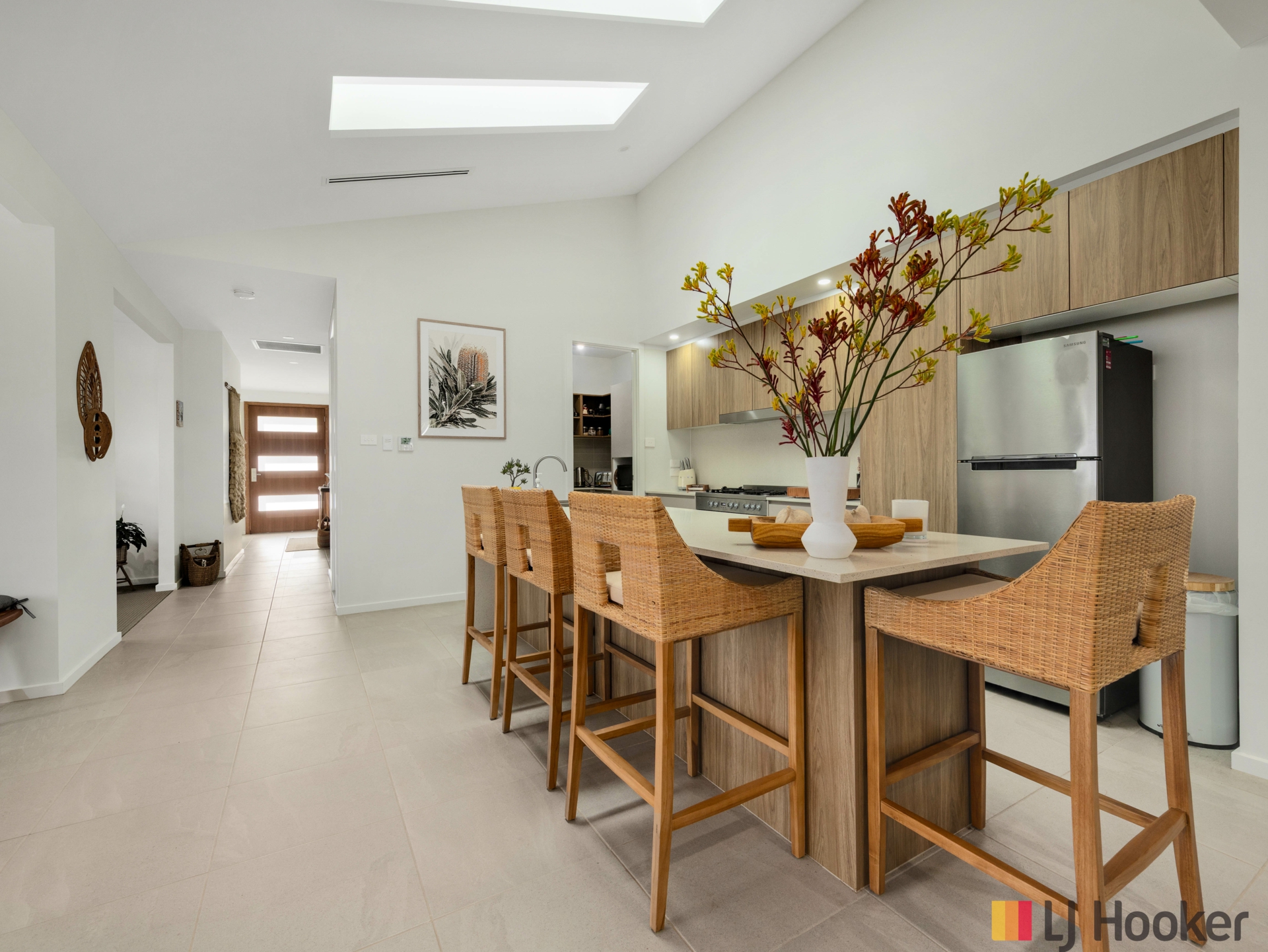 6 Buguri Crescent — photo 3 of 30