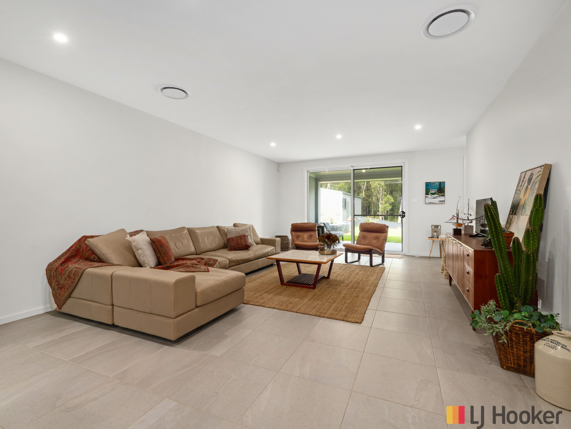 6 Buguri Crescent — photo 4 of 30