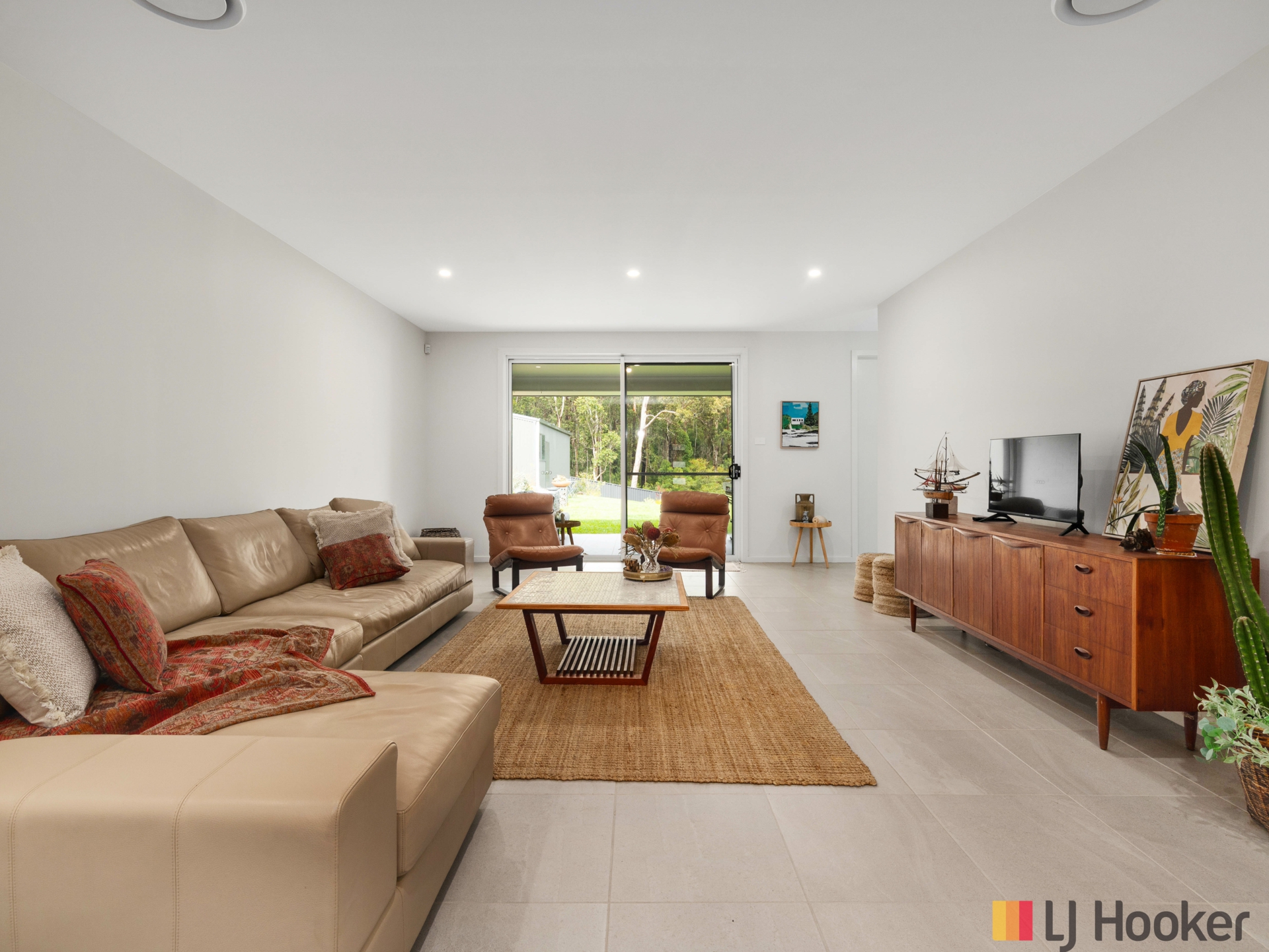 6 Buguri Crescent — photo 8 of 30