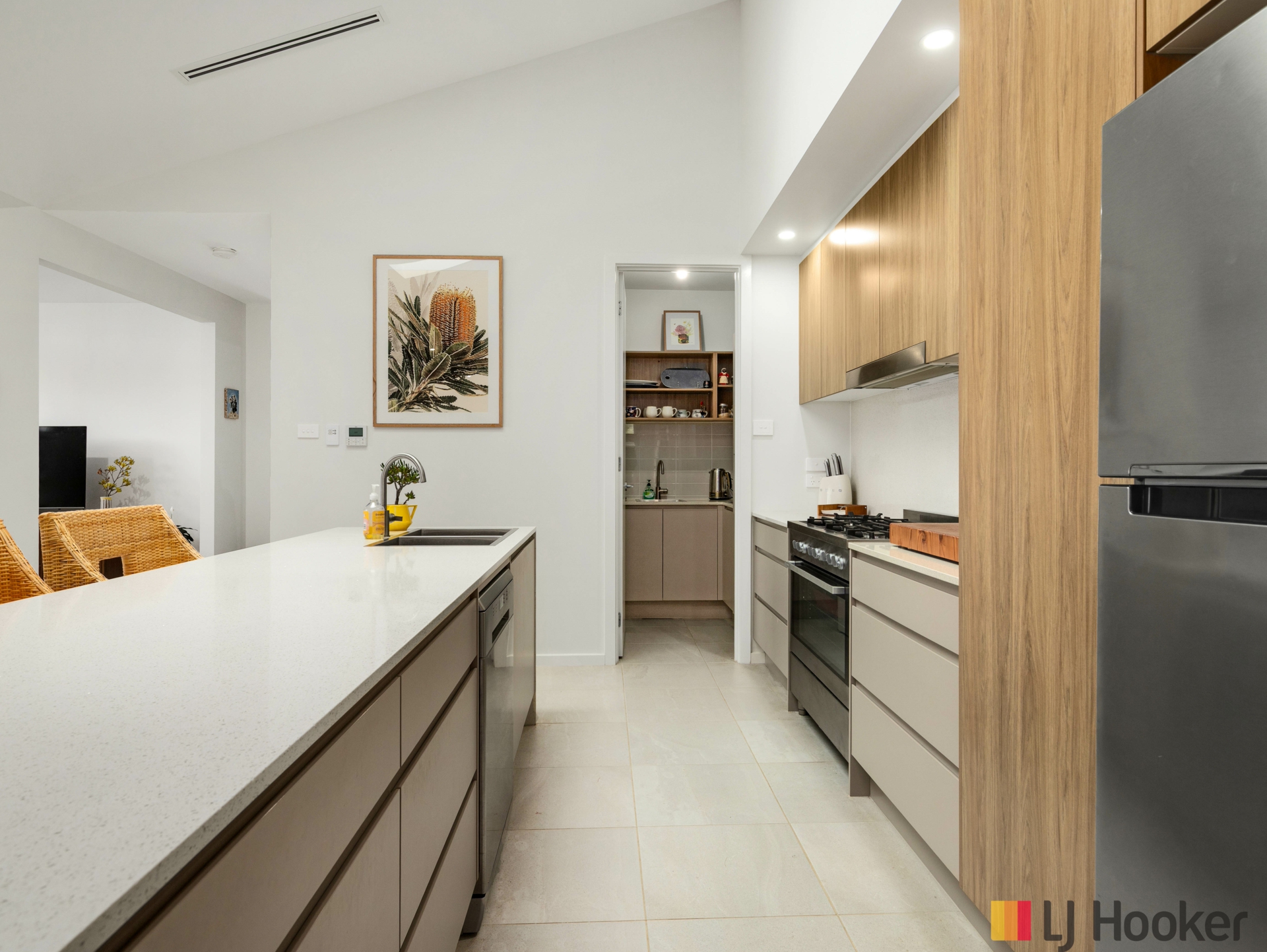 6 Buguri Crescent — photo 11 of 30