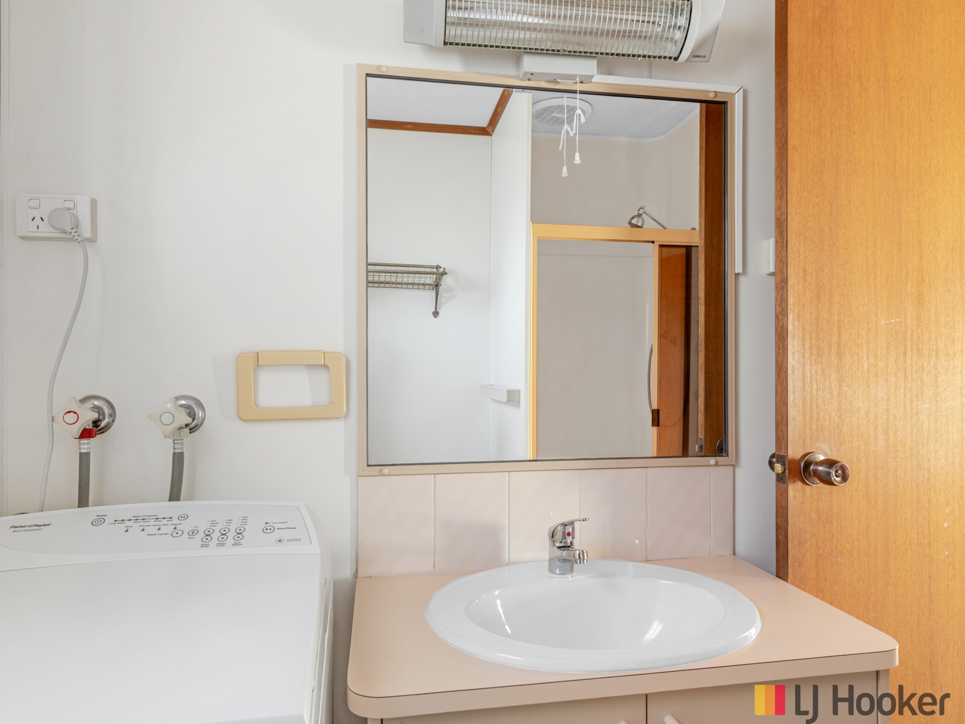 1/414 Beach Road — photo 15 of 26