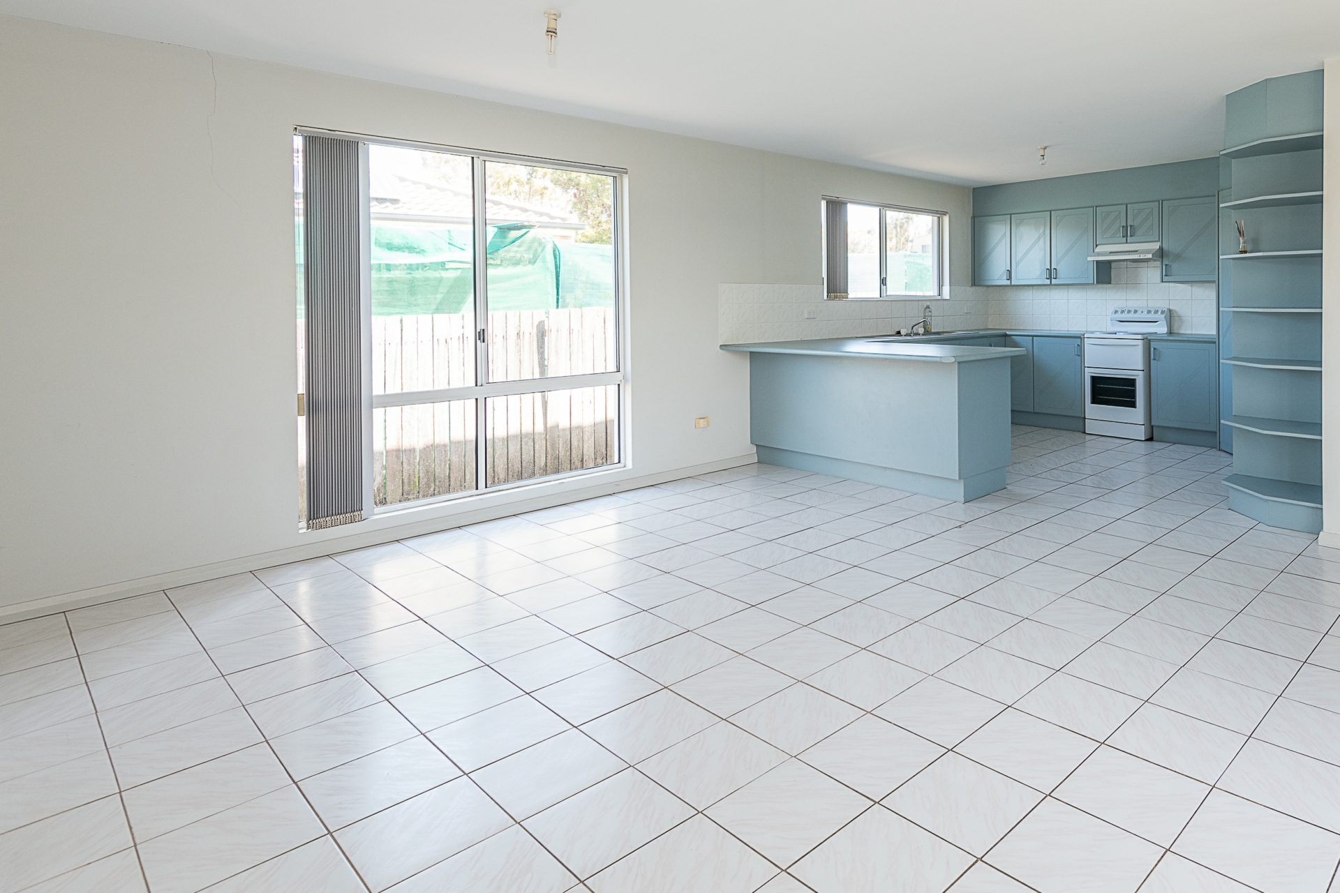 6 Suzanne Way — photo 3 of 6