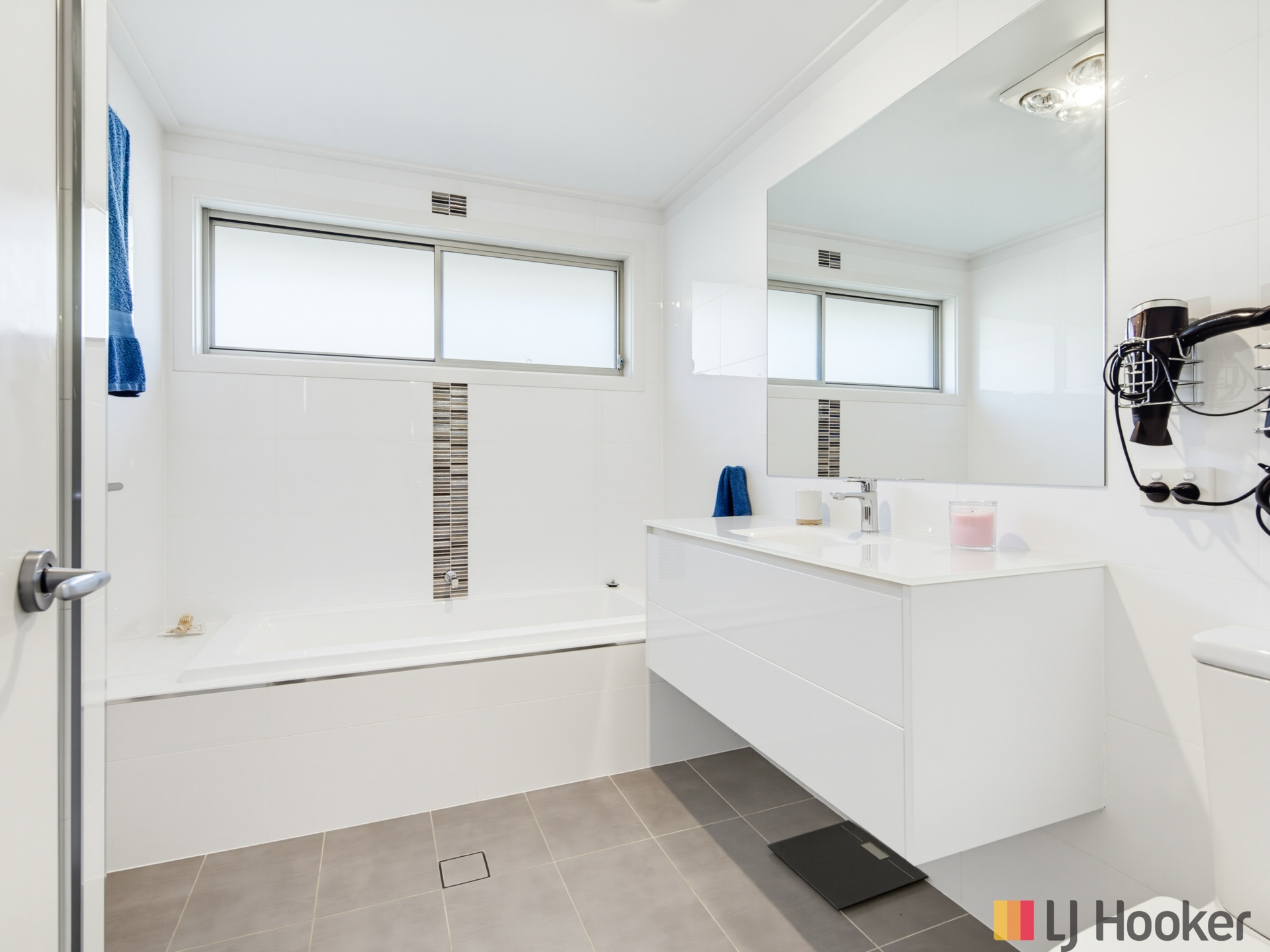 50 Courtenay Crescent — photo 16 of 30