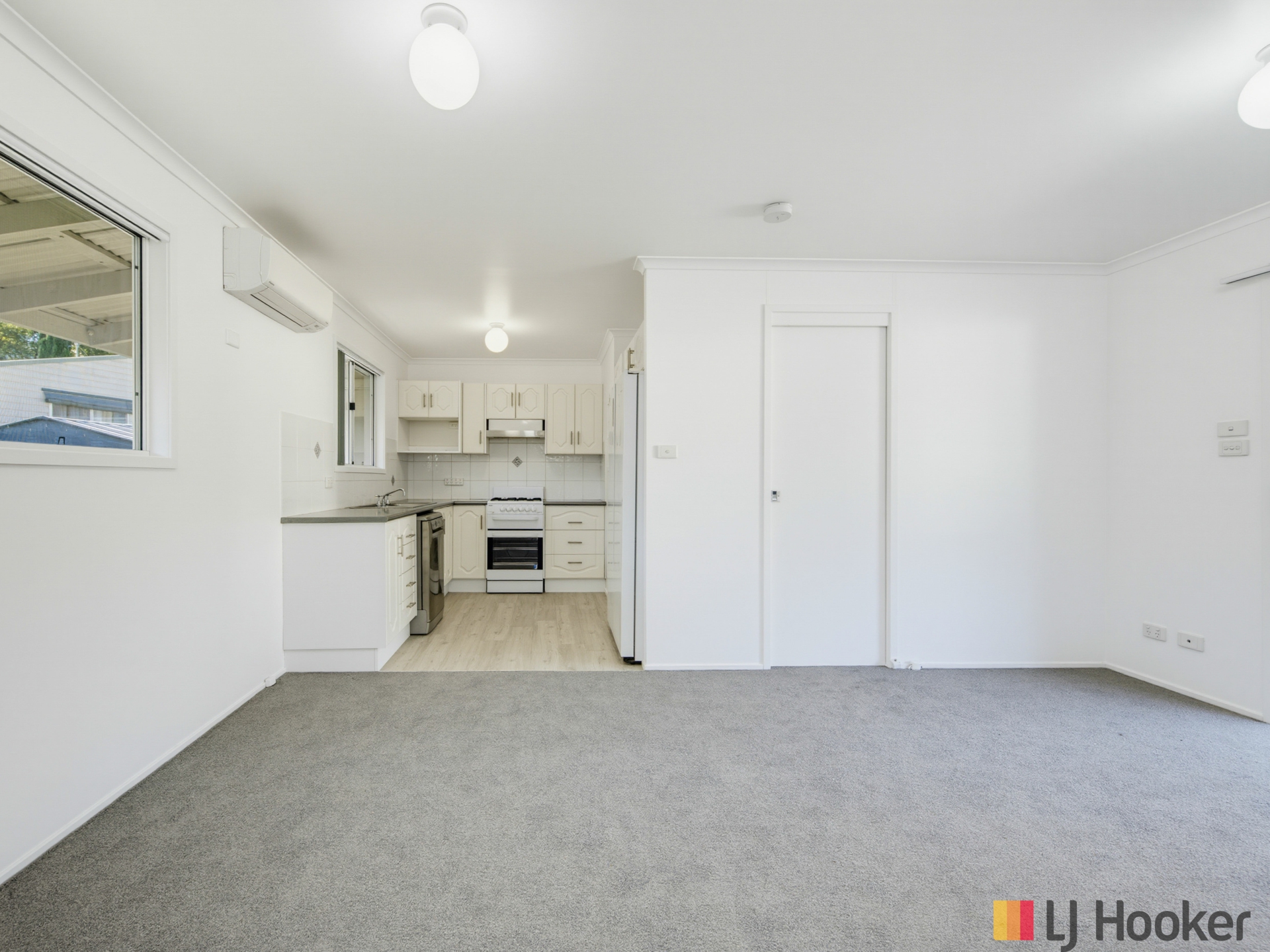 109/11195 Princes Highway — photo 2 of 29
