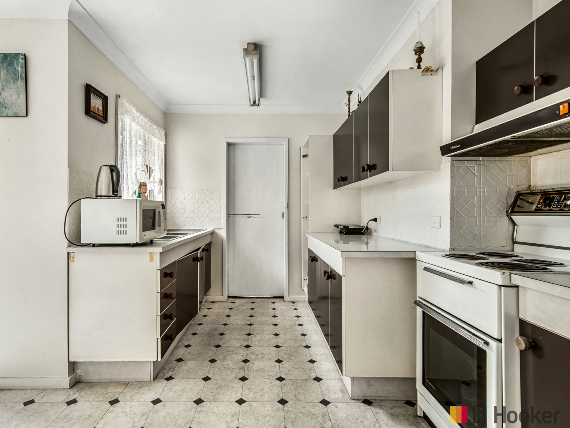 27 Pacific Road — photo 10 of 27