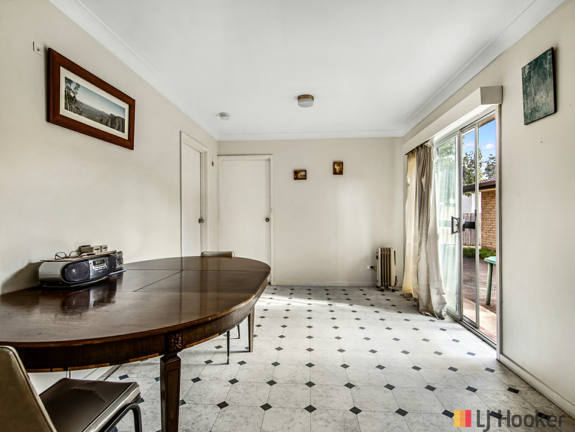 27 Pacific Road — photo 12 of 27
