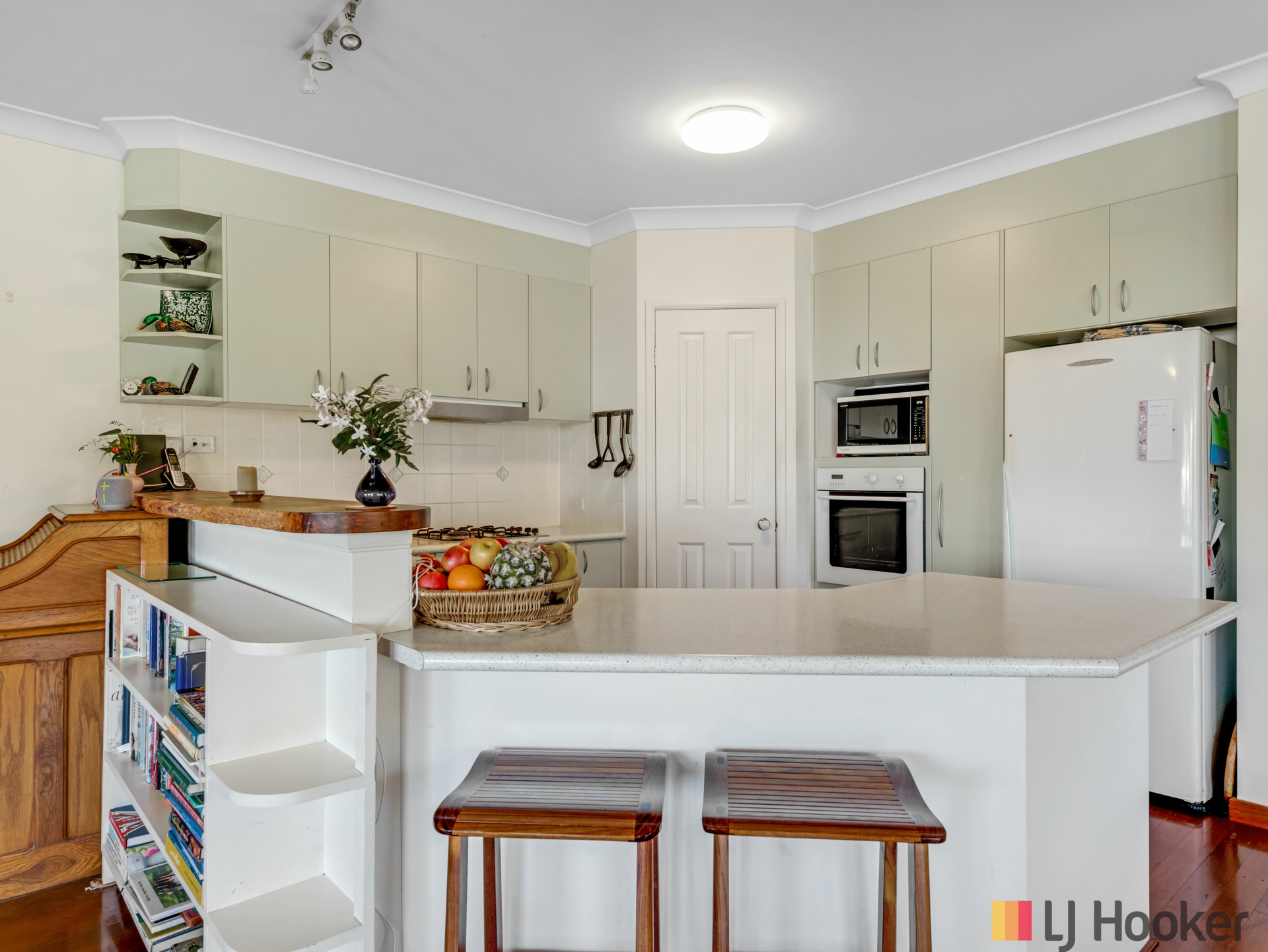 24 Henry Place — photo 9 of 30