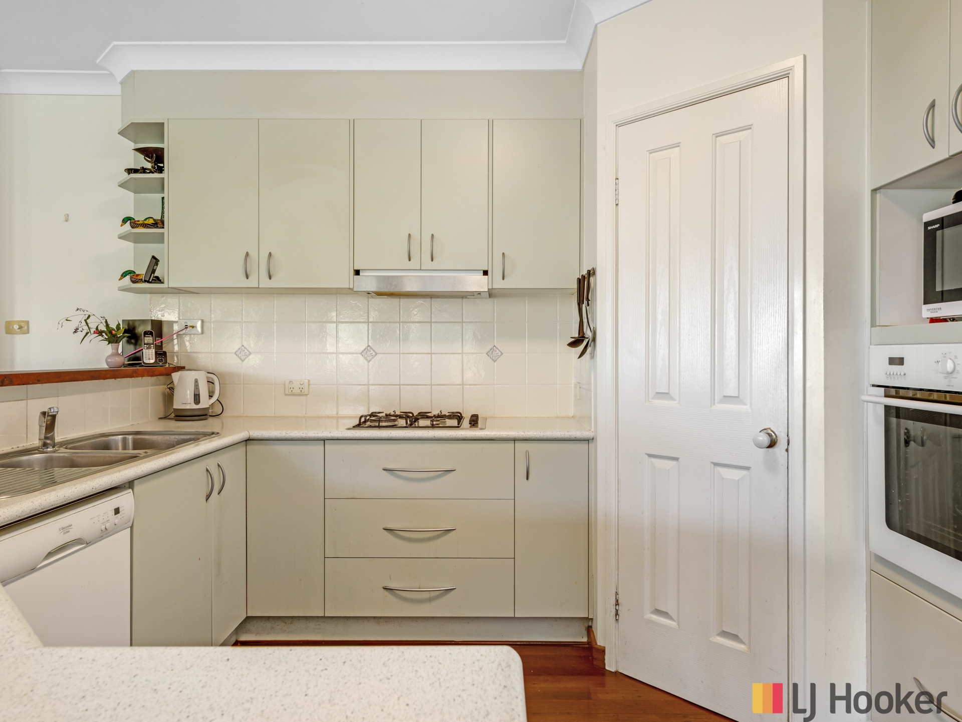 24 Henry Place — photo 10 of 30