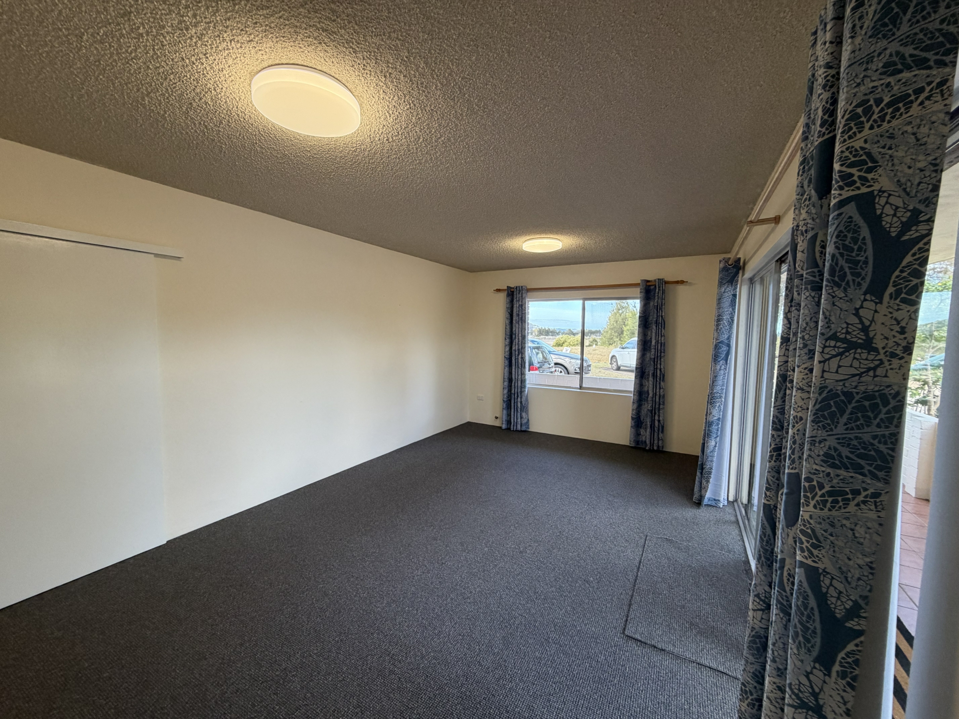 4/47 Beach Road — photo 3 of 17