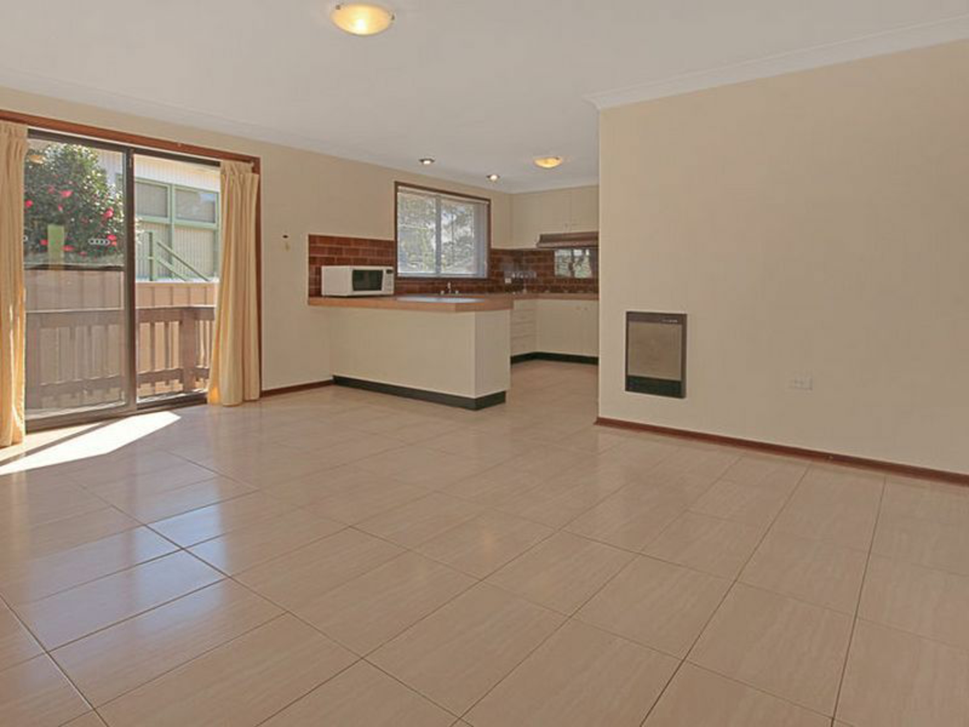 620 Beach Road — photo 4 of 13