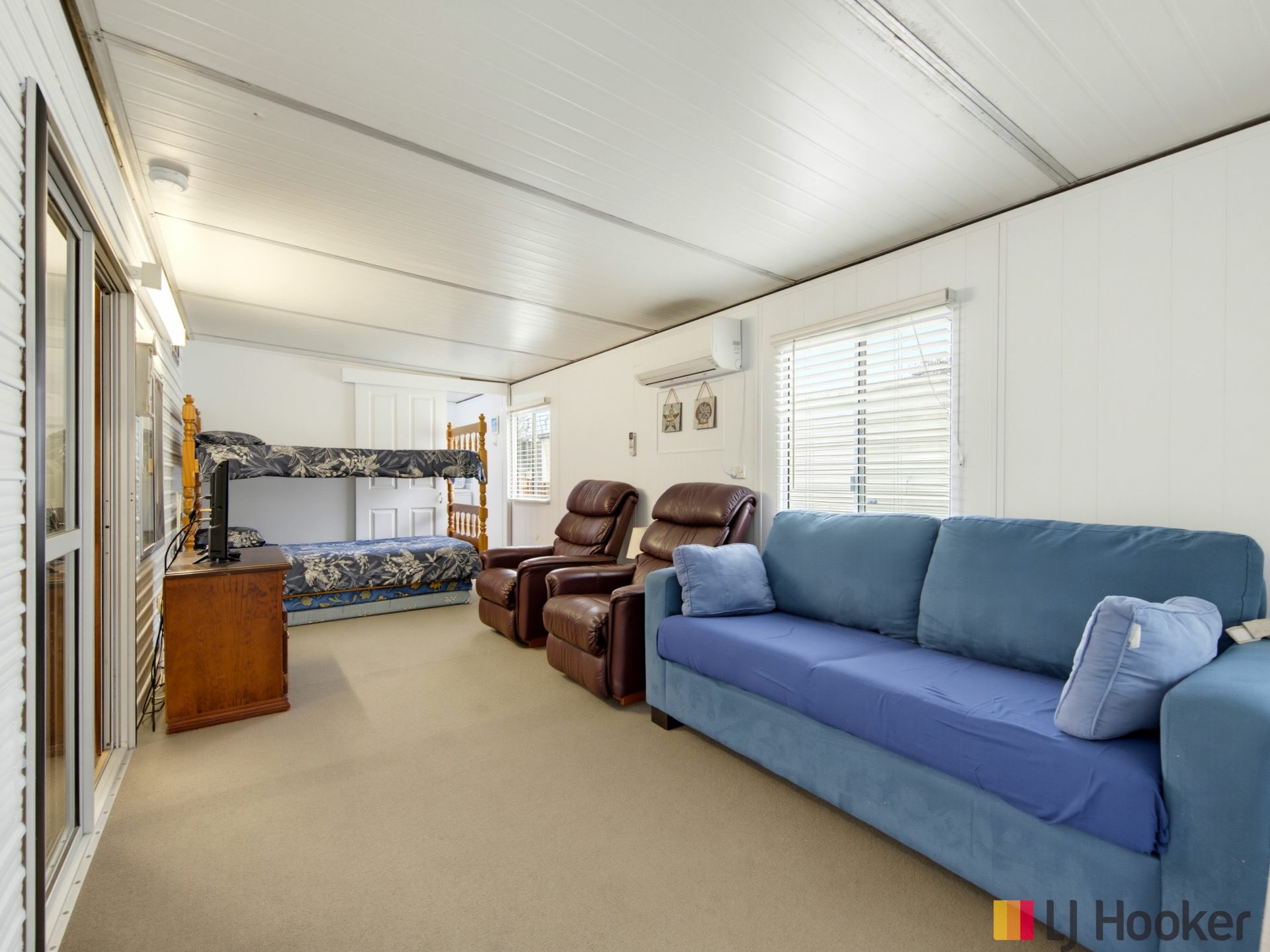 007/51 Beach Road — photo 7 of 27