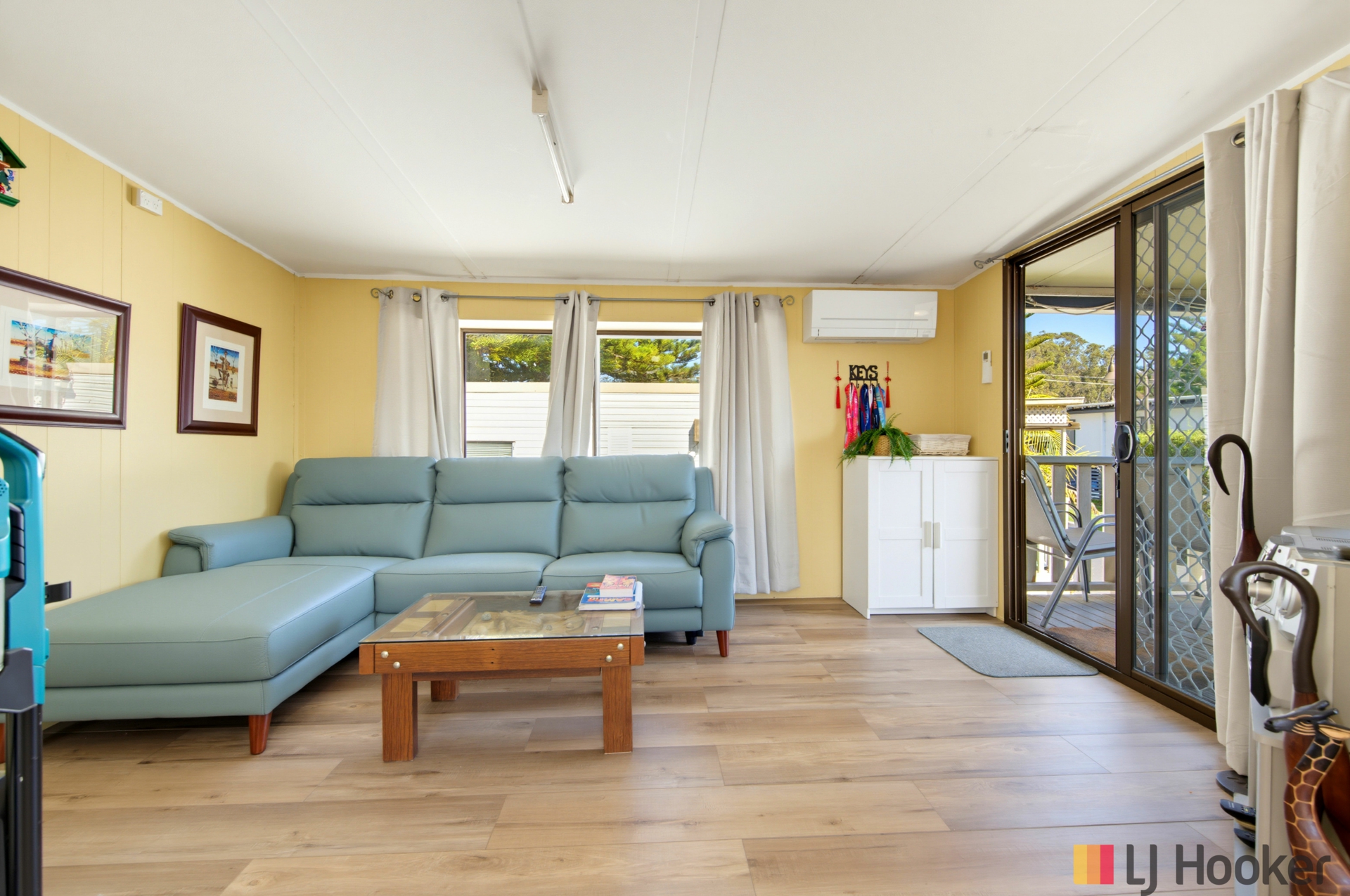 107/51 Beach Road — photo 3 of 26