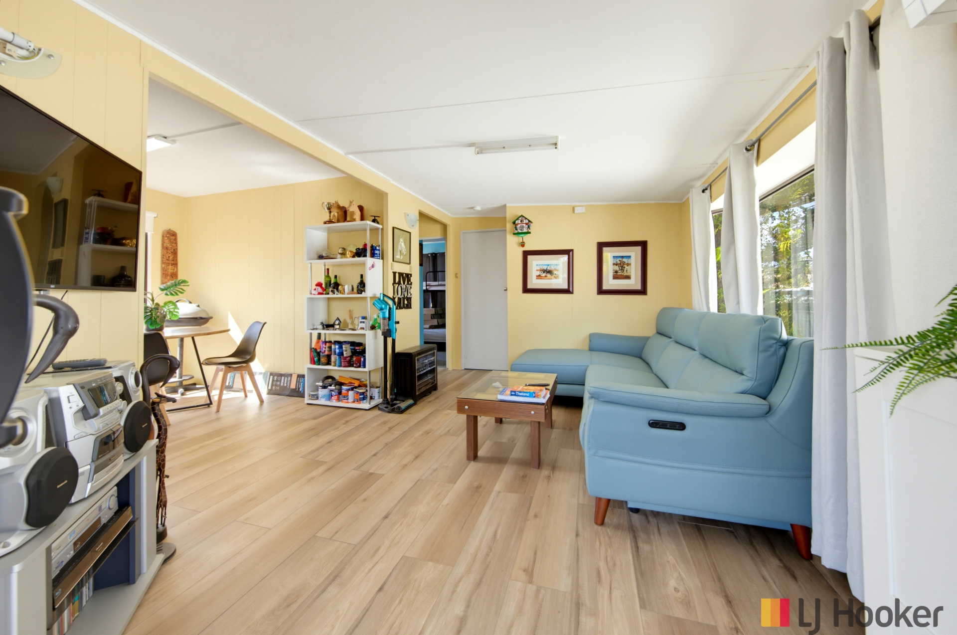 107/51 Beach Road — photo 4 of 26