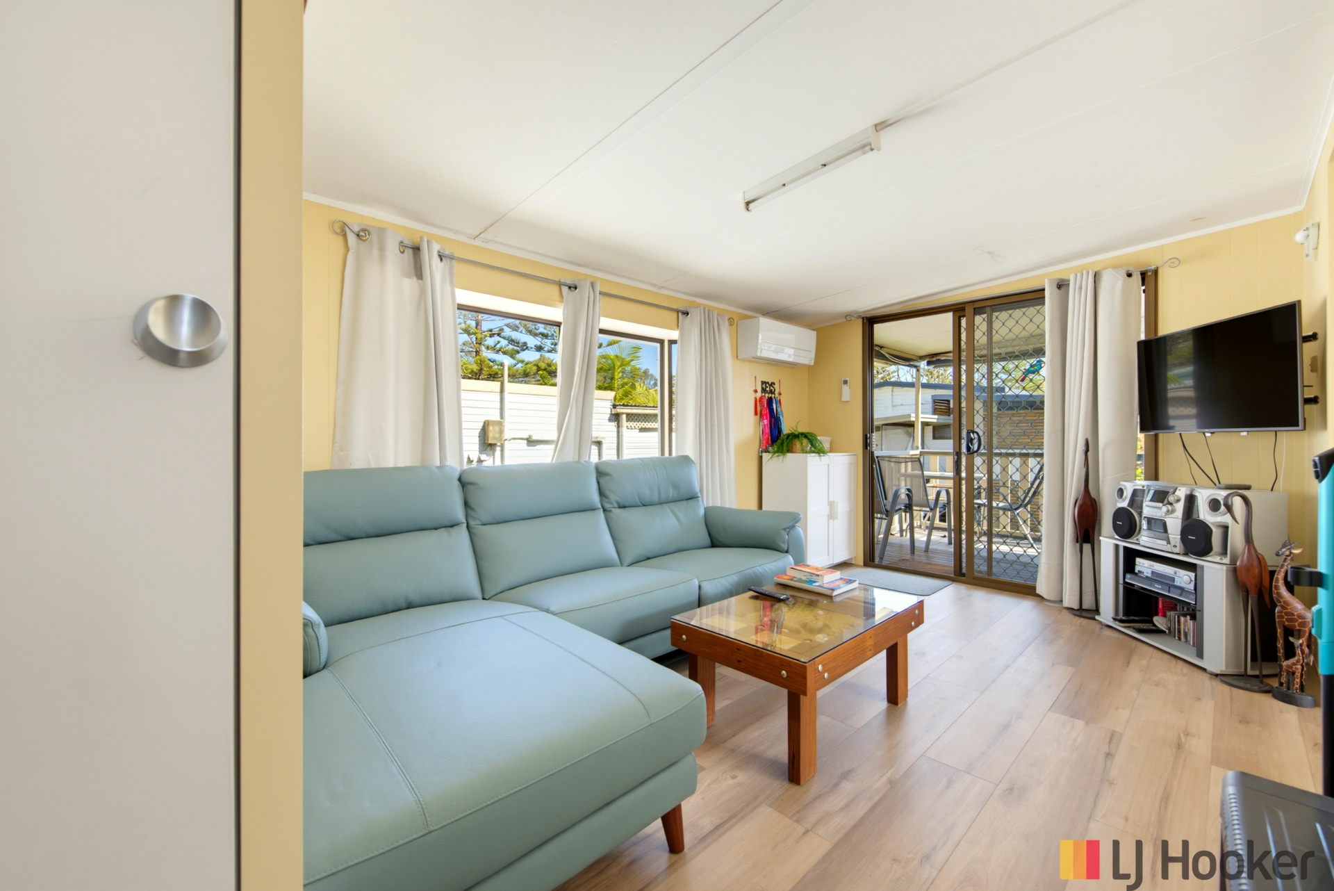 107/51 Beach Road — photo 5 of 26