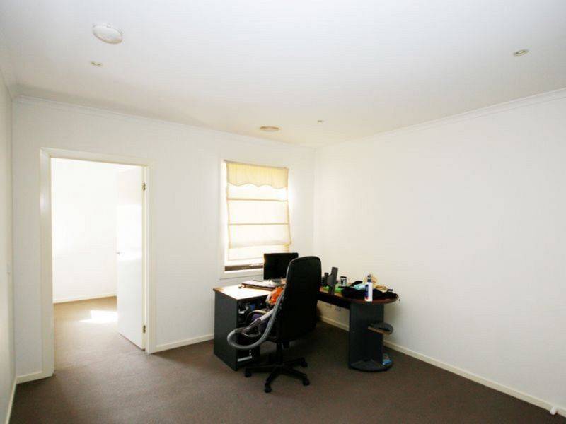 39 Evergreen Boulevard, CLAYTON SOUTH