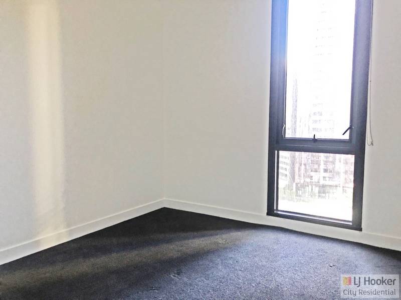 2409/398 Elizabeth Street, MELBOURNE