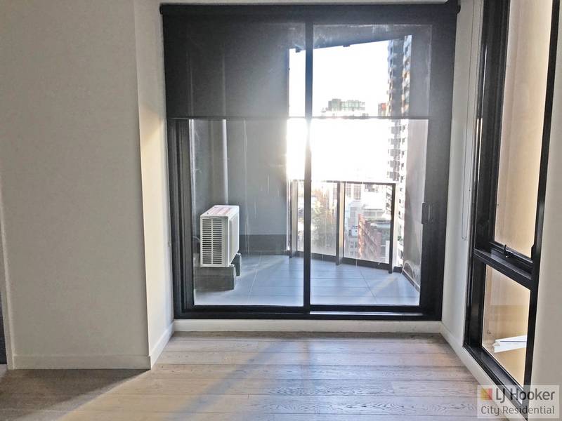 2409/398 Elizabeth Street, MELBOURNE