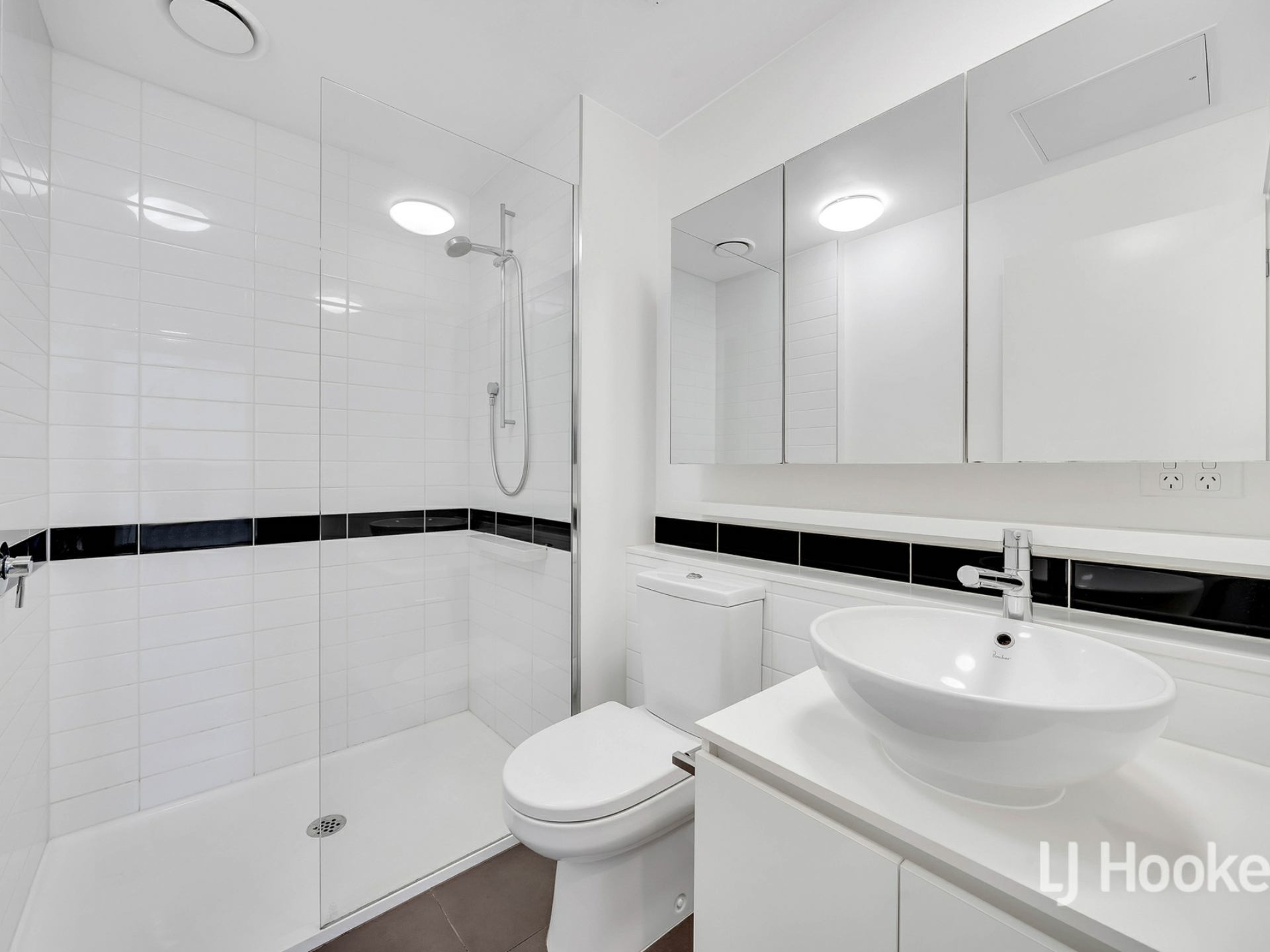 2105/350 William Street, MELBOURNE